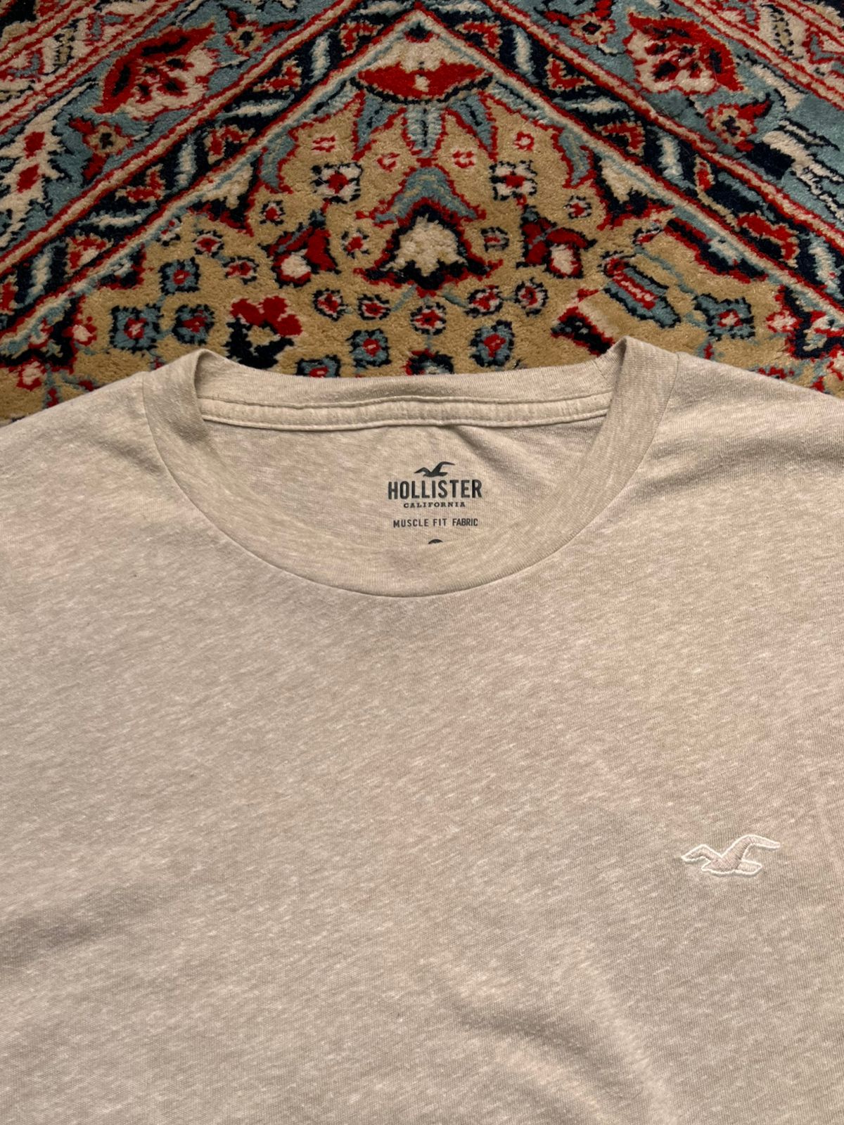 Hollister California Muscle Fit Beige TEE