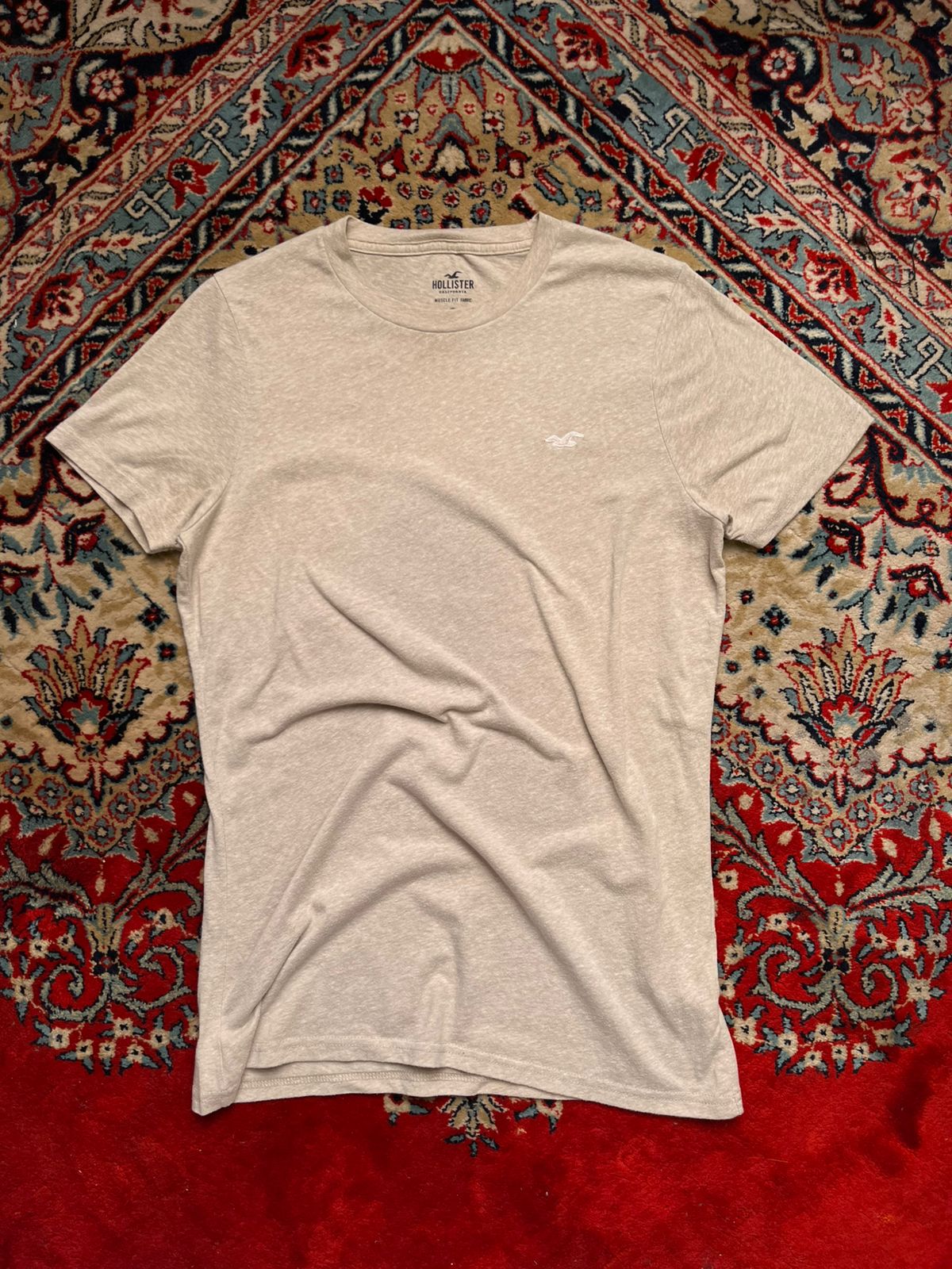 Hollister California Muscle Fit Beige TEE