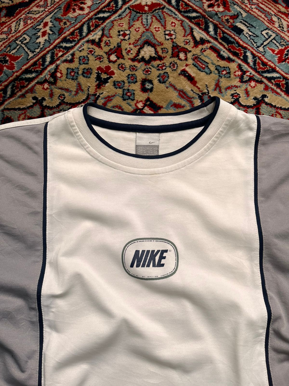 VINTAGE NIKE COLORBLOCK GREY WHITE TEE