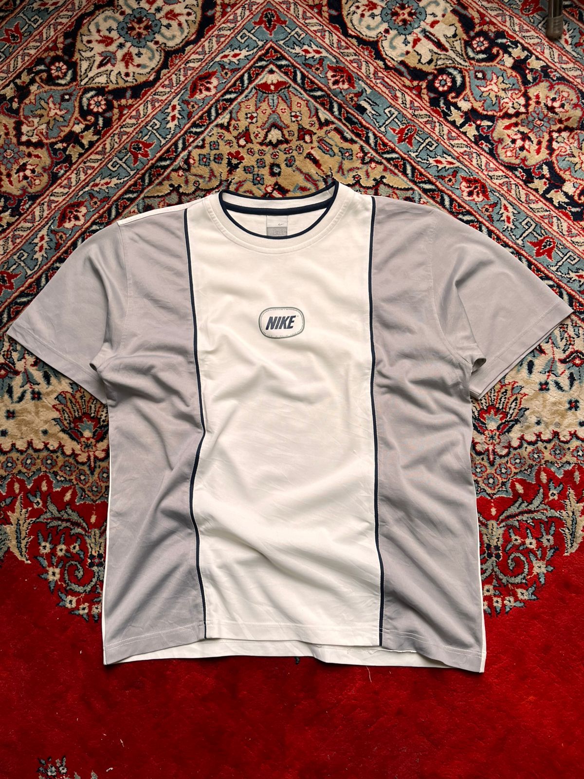 VINTAGE NIKE COLORBLOCK GREY WHITE TEE
