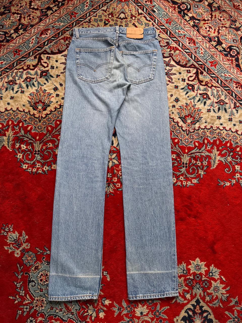 Levi's Blue Light Wash Straight Fit Denim Jeans - 28