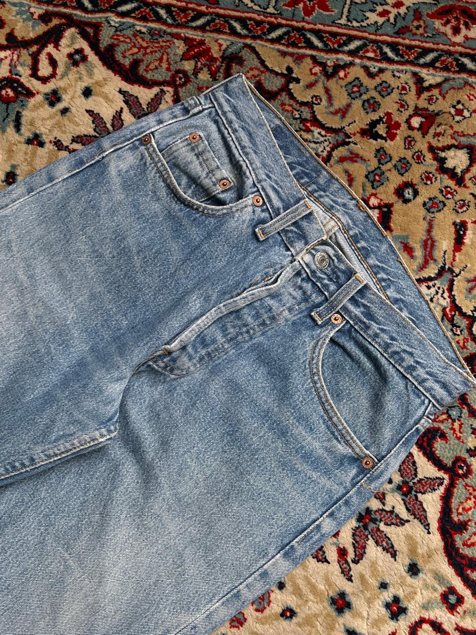Levi's Blue Light Wash Straight Fit Denim Jeans - 28