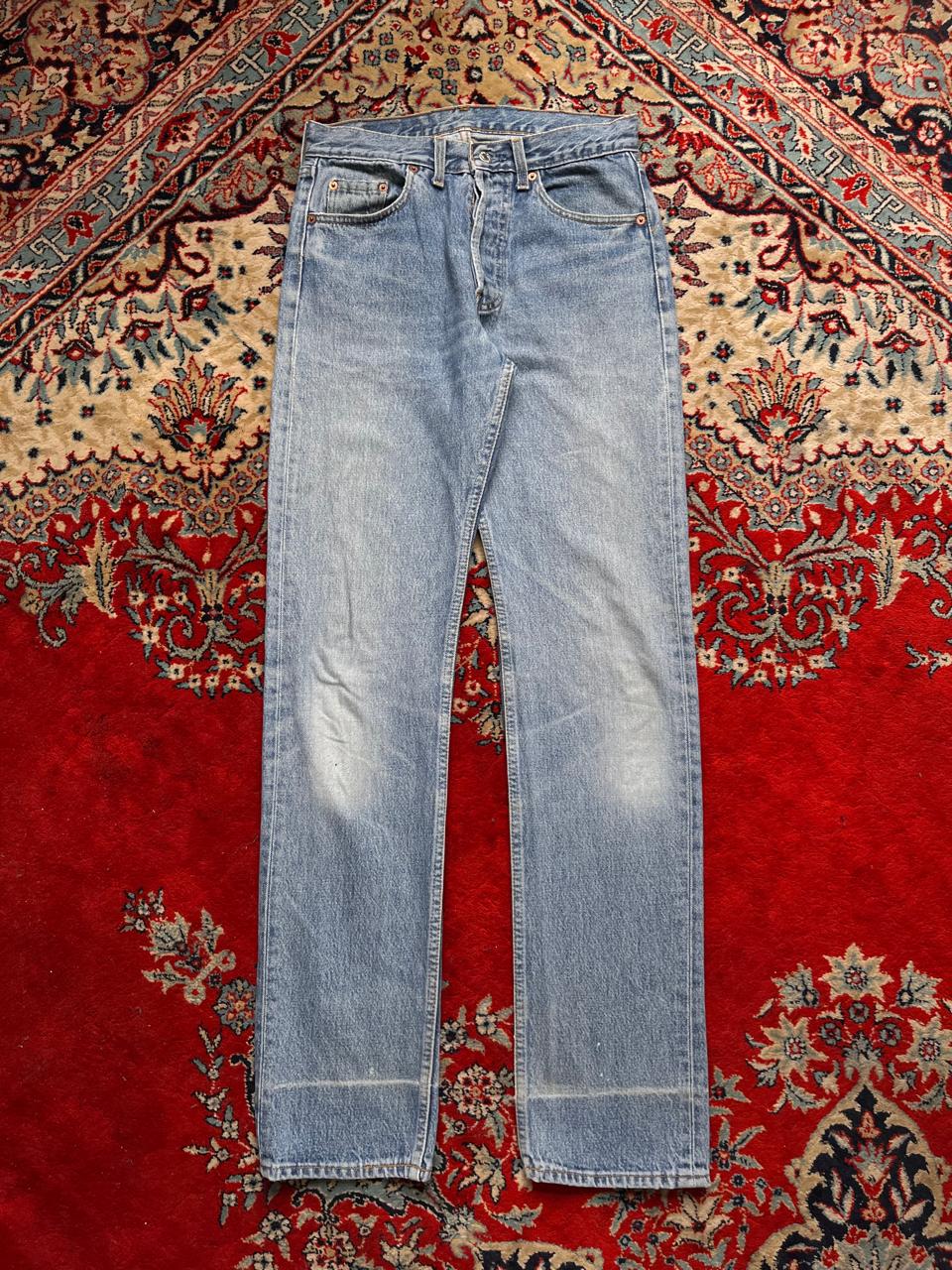 Levi's Blue Light Wash Straight Fit Denim Jeans - 28