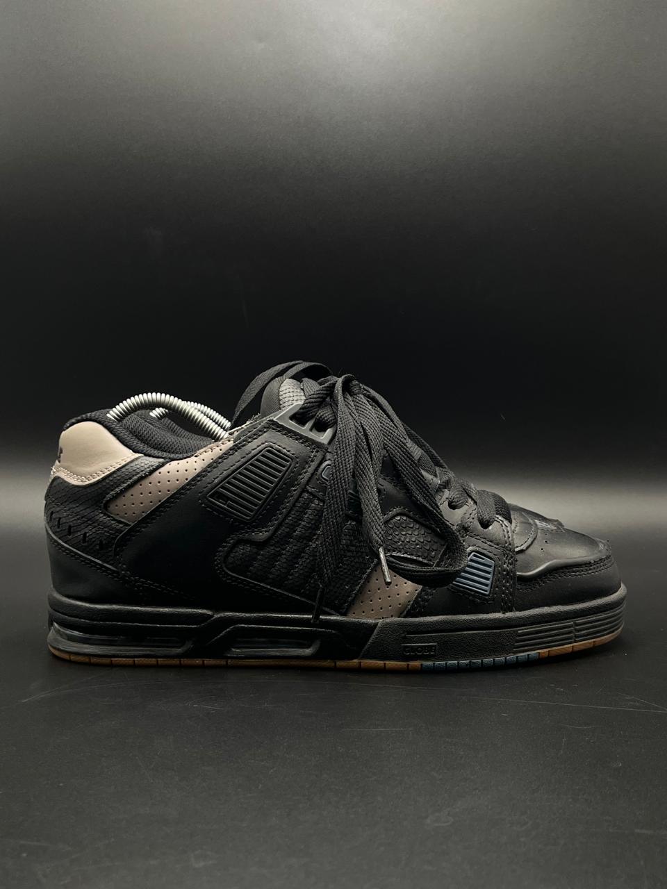 GLOBE SABRE SKATE SHOES