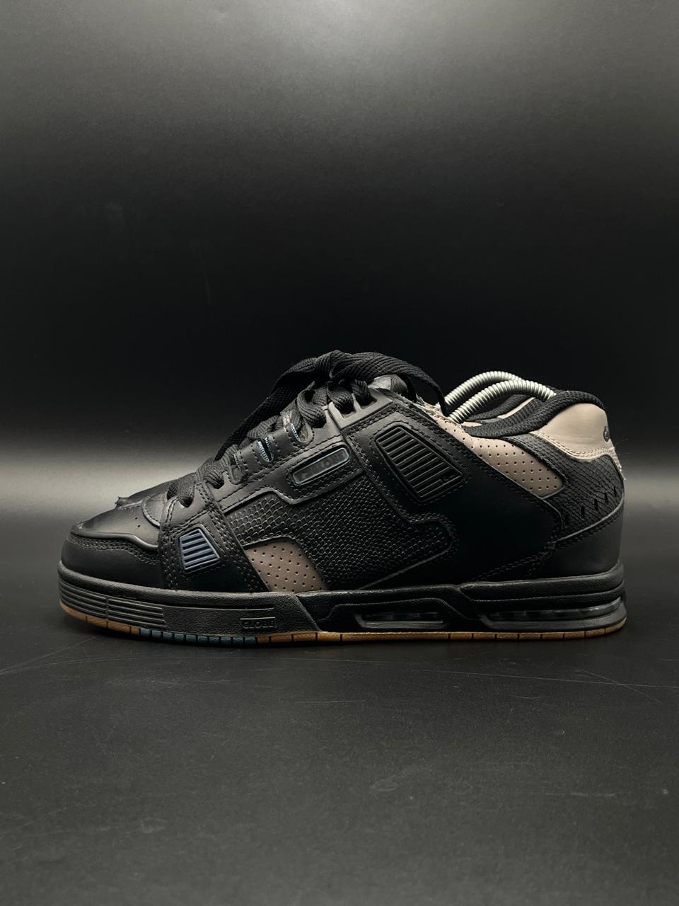 GLOBE SABRE SKATE SHOES