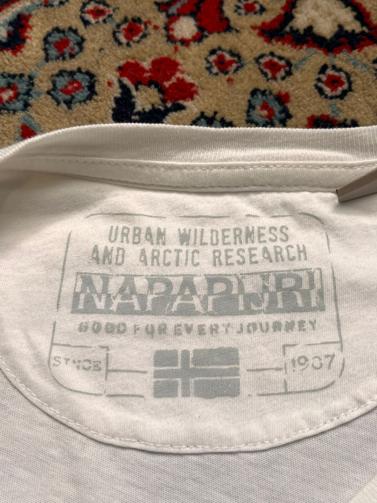 NAPAPIJRI Graphic TEE