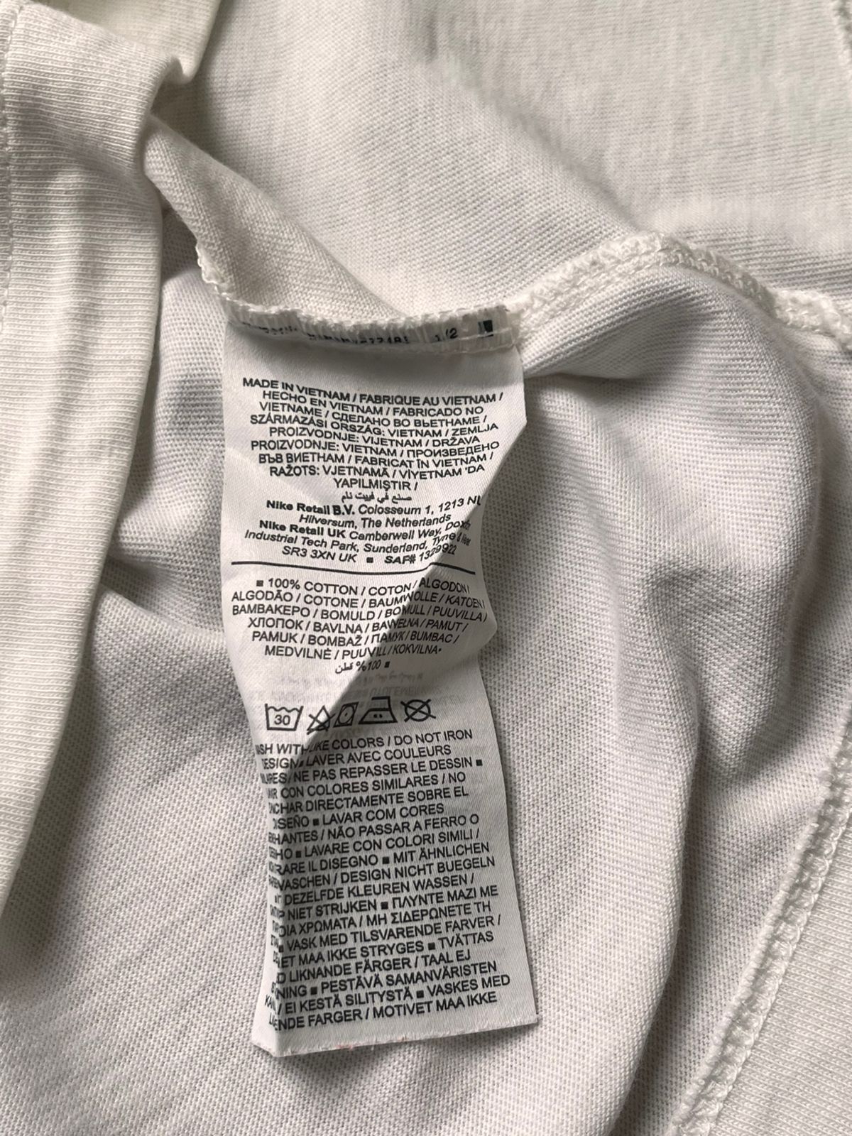 NIKE RHYTHM & SOLE GRAPHIC TEE