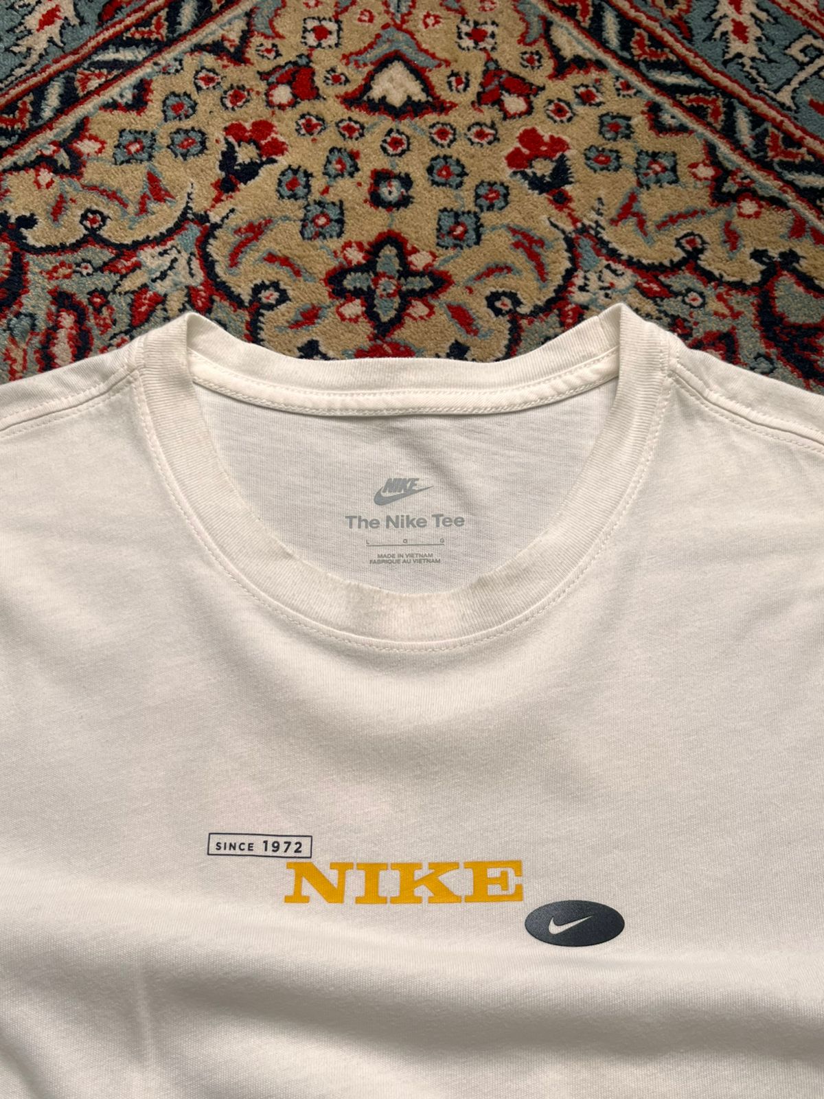 NIKE RHYTHM & SOLE GRAPHIC TEE