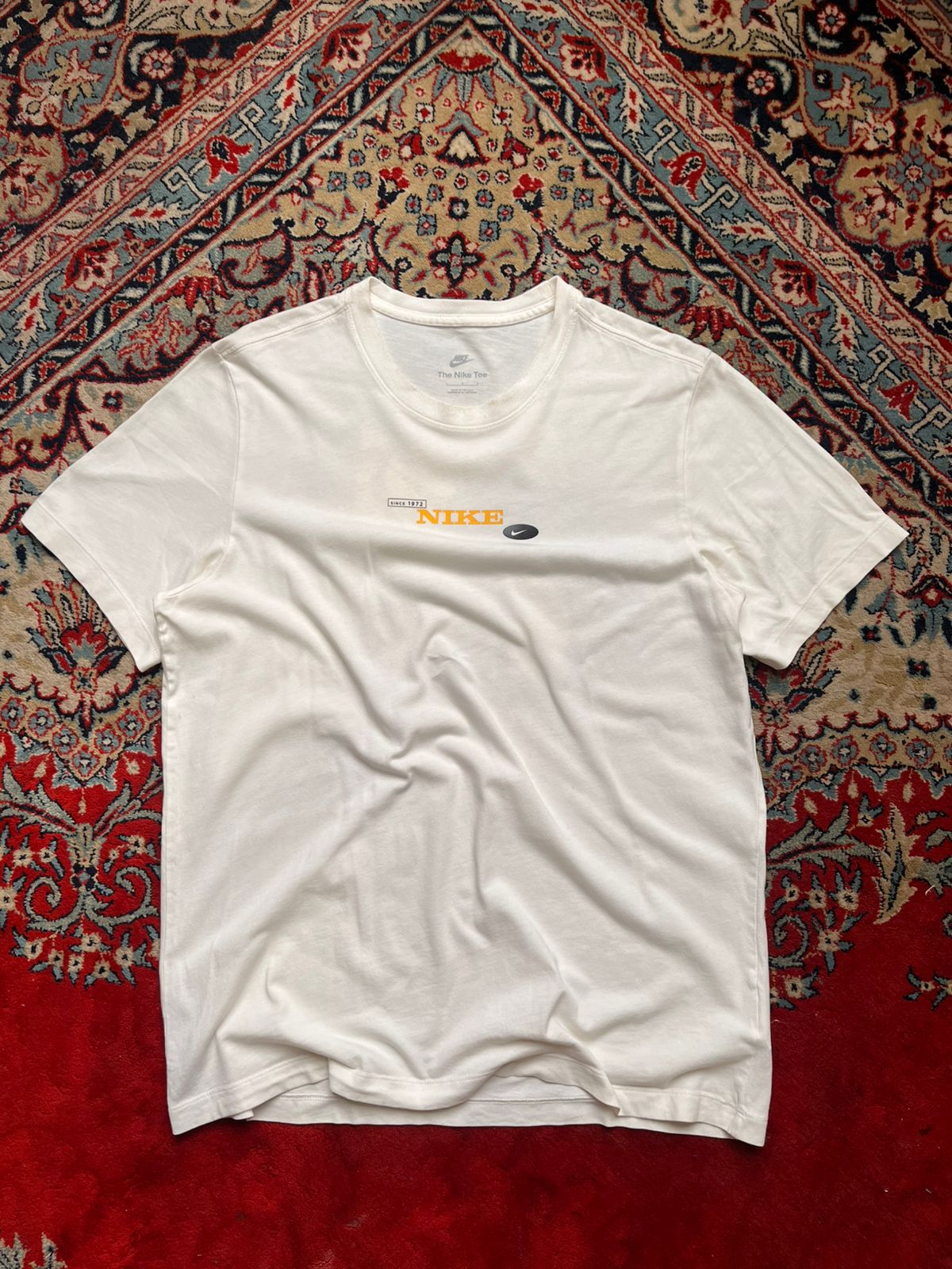 NIKE RHYTHM & SOLE GRAPHIC TEE