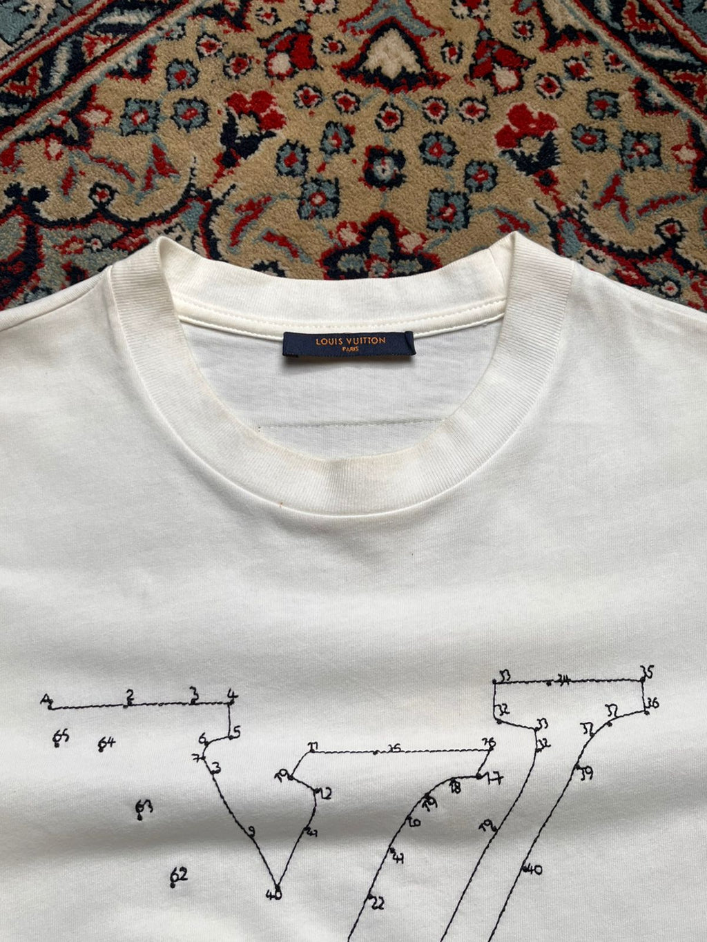 Louis Vuitton EMBROIDERED 'LV' CROPPED TEE