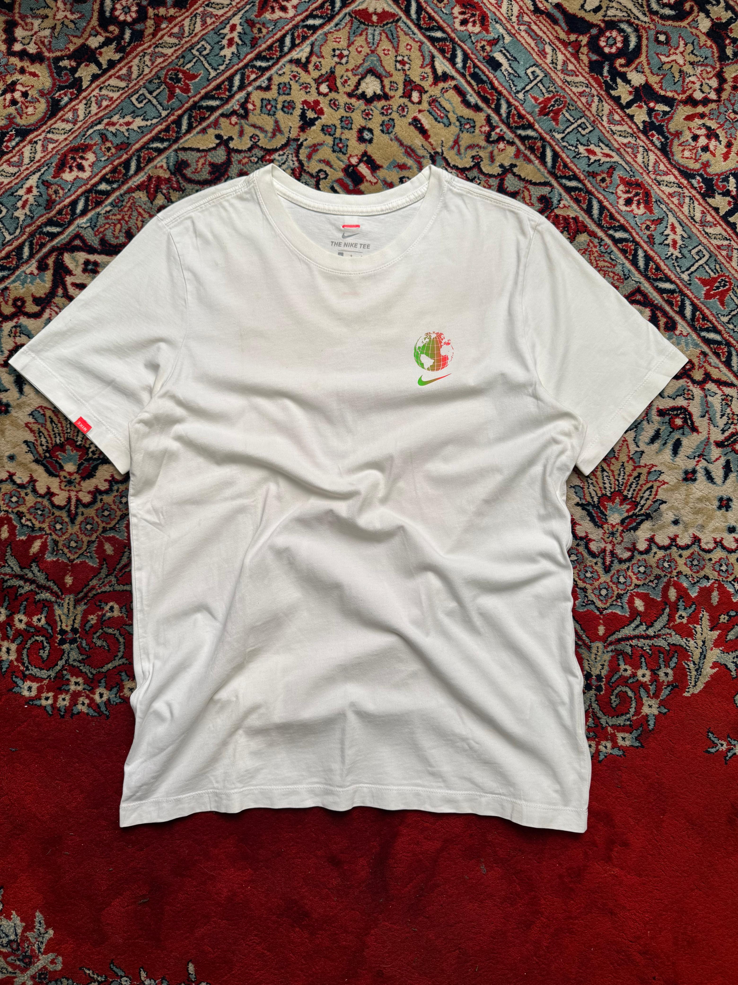 NIKE Worldwide Globe Graphic Cotton TEE