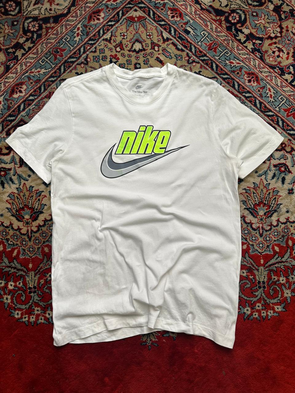 Nike GRAPHIC SWOOSH TEE