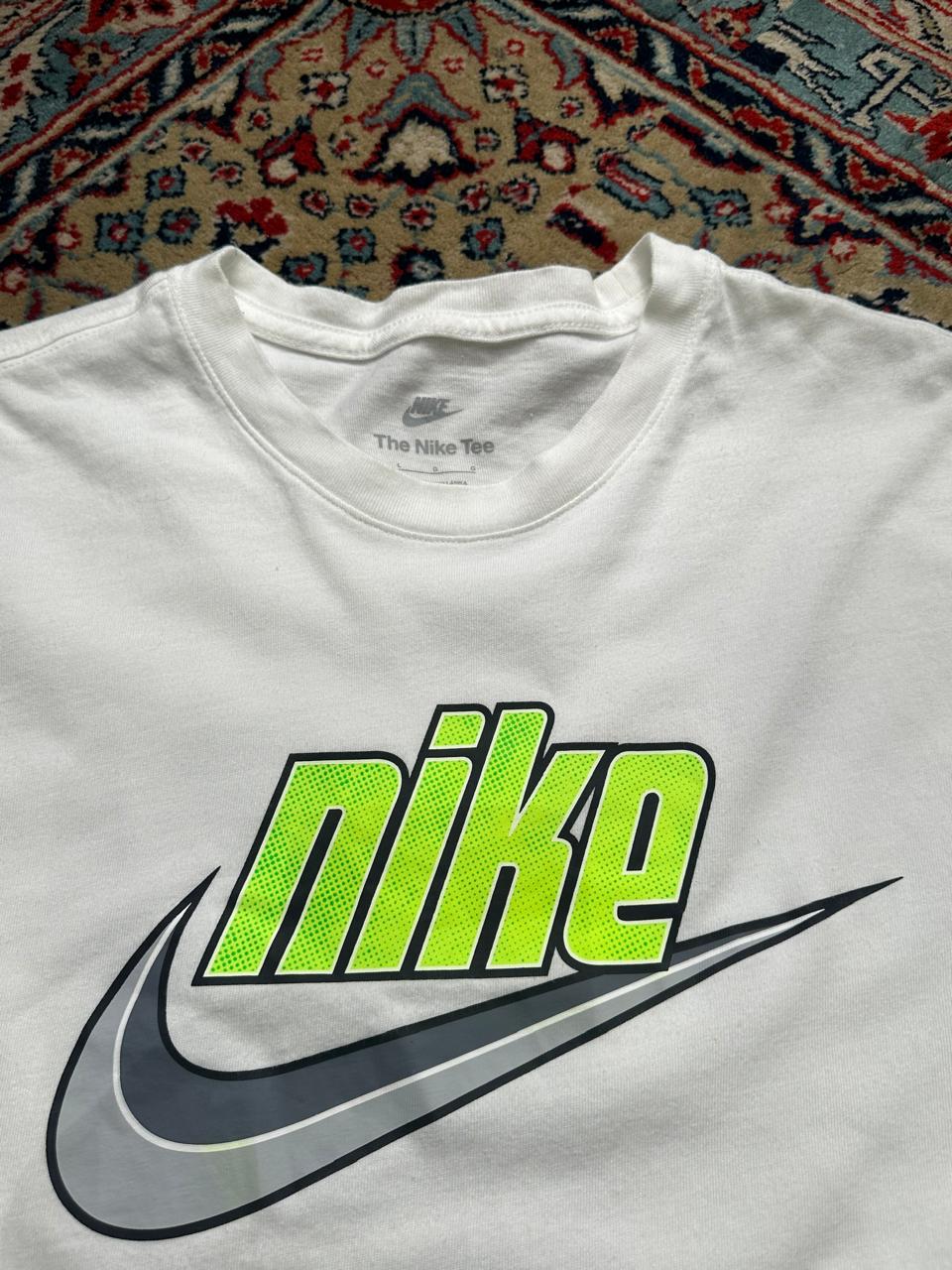 Nike GRAPHIC SWOOSH TEE