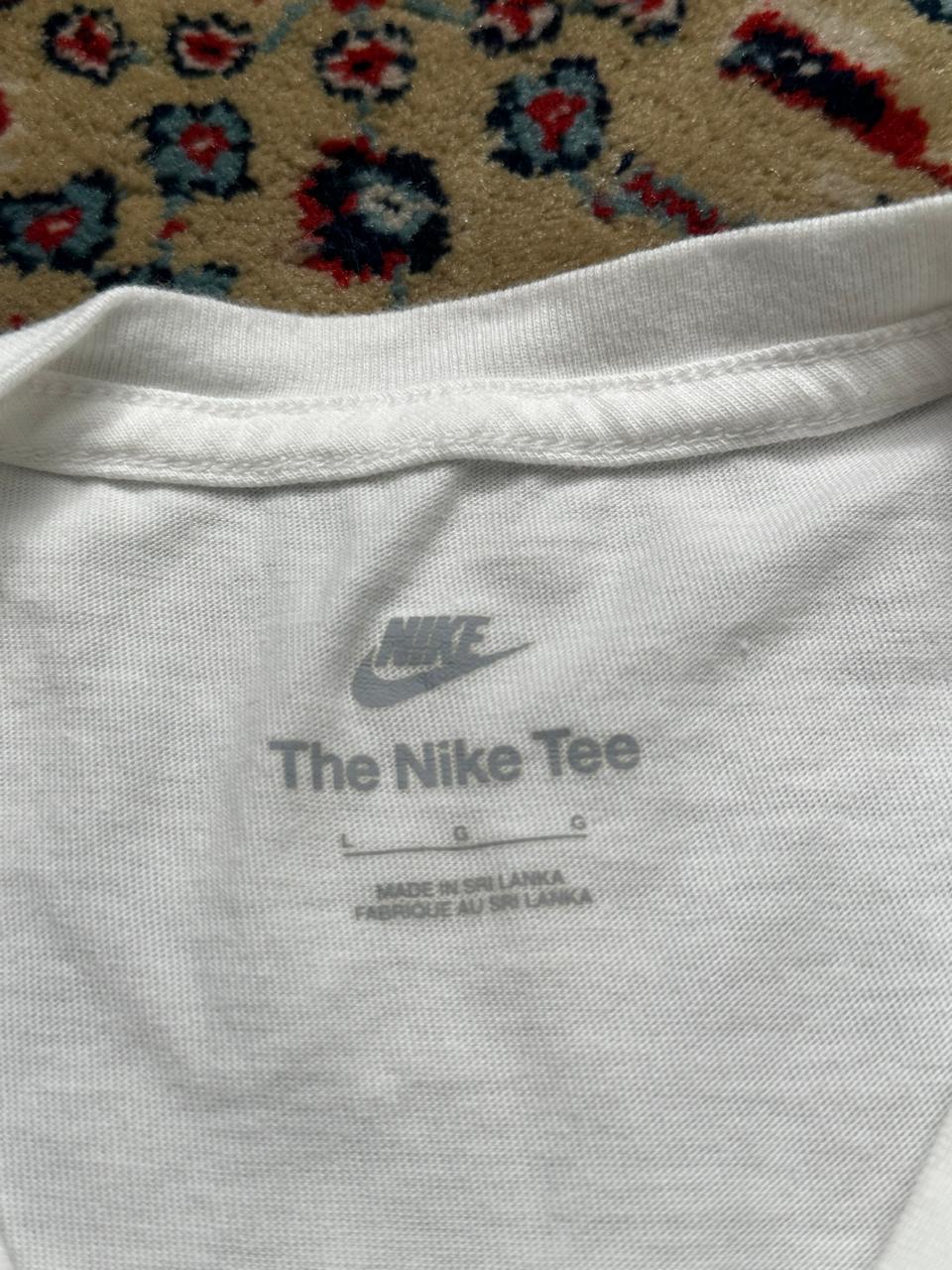 Nike GRAPHIC SWOOSH TEE