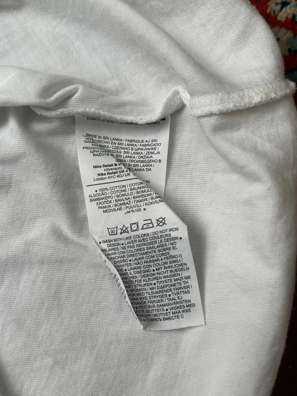 Nike GRAPHIC SWOOSH TEE