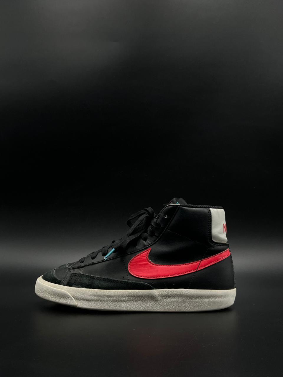 NIKE BLAZERS MID '77 BLACK/RED/BLUE