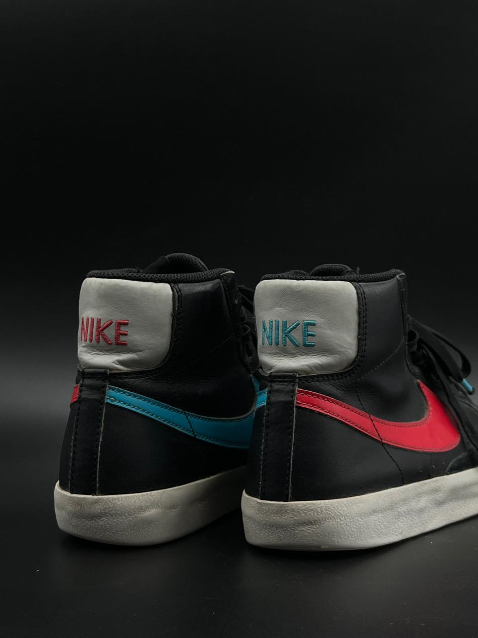 NIKE BLAZERS MID '77 BLACK/RED/BLUE