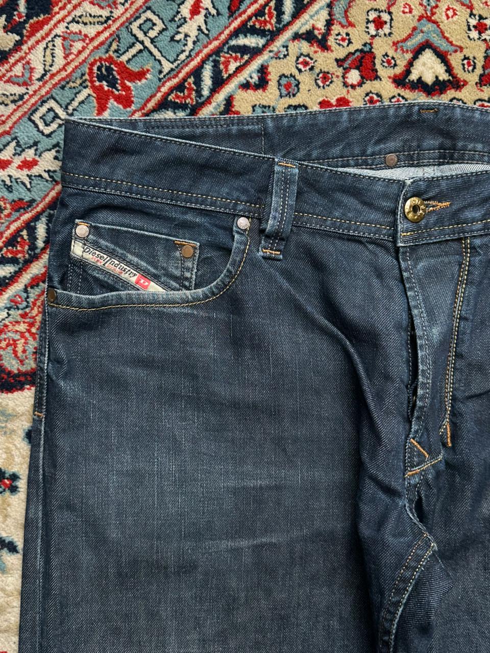 Diesel LARKEE(Straight FIT) Washed Indigo Blue Non-stretchable Denim Jeans