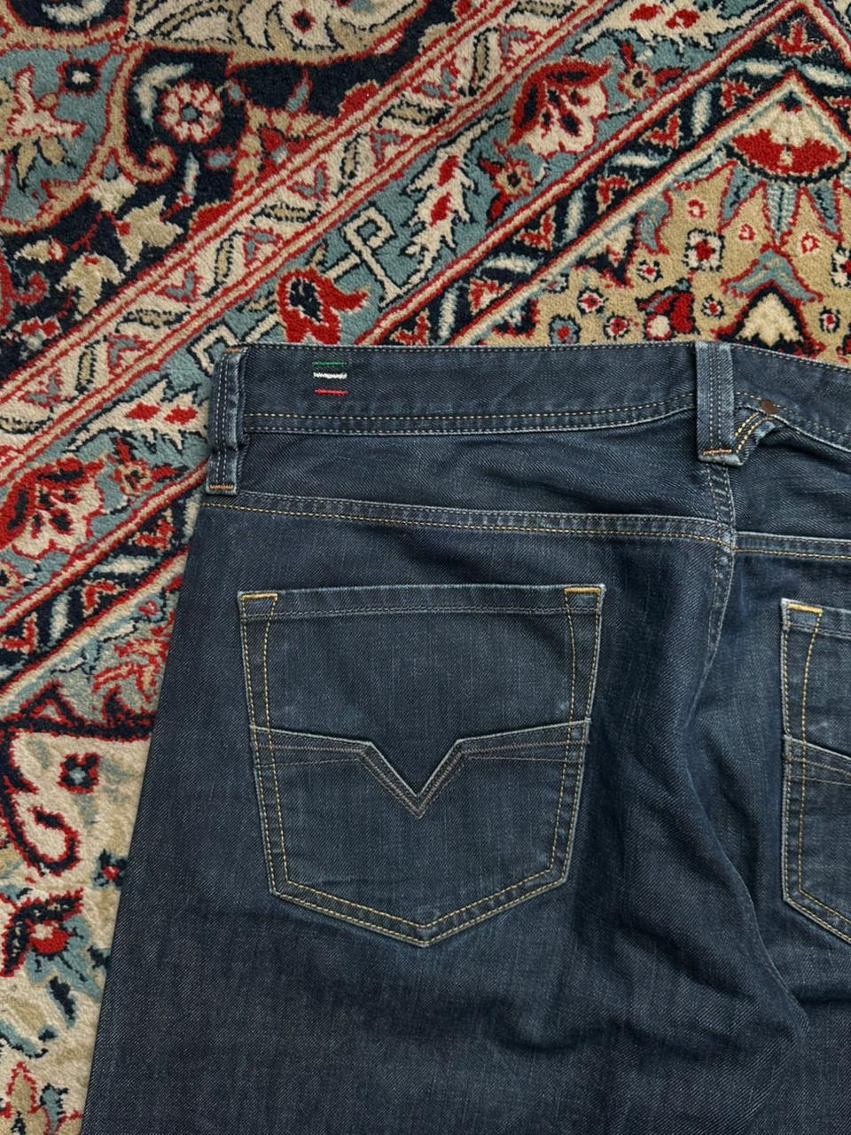 Diesel LARKEE(Straight FIT) Washed Indigo Blue Non-stretchable Denim Jeans