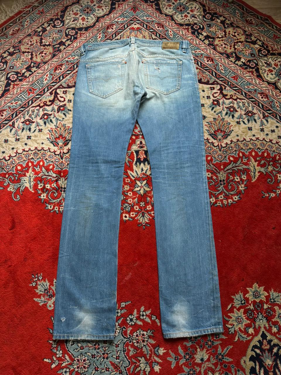 Diesel Thavar STRAIGHT FIT Distressed NON-STRETCHABLE Light Wash Jeans