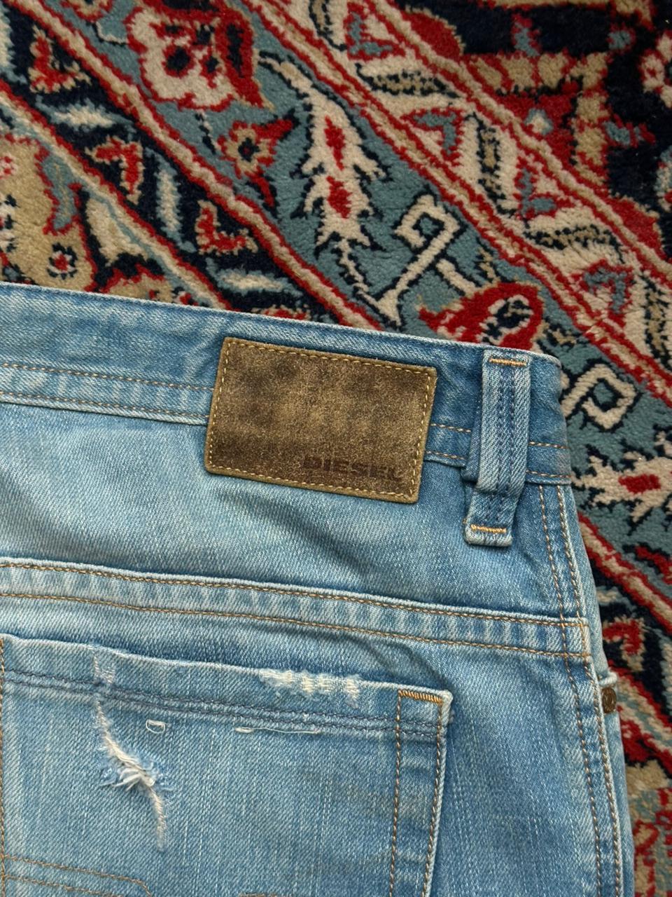 Diesel Thavar STRAIGHT FIT Distressed NON-STRETCHABLE Light Wash Jeans