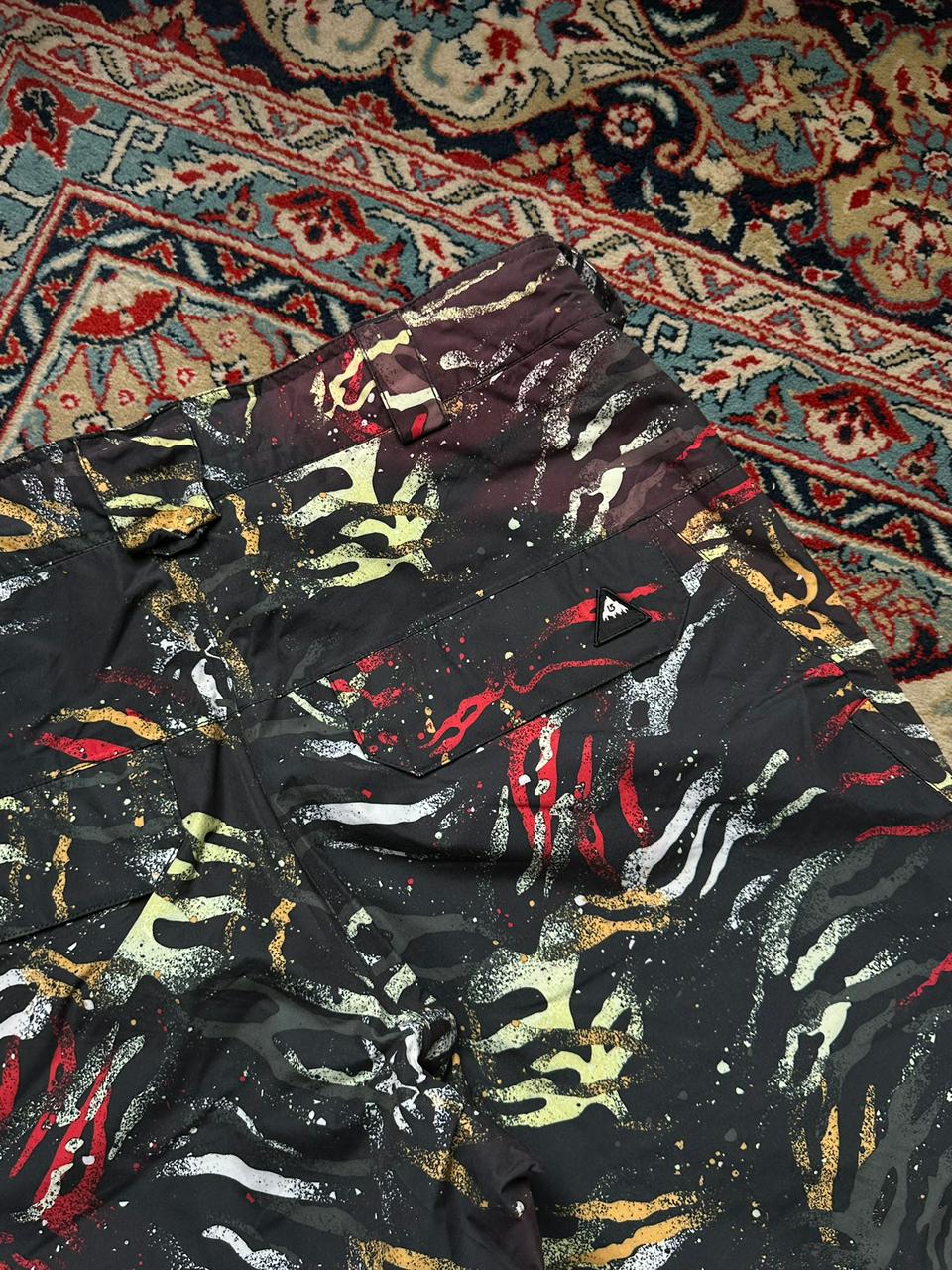 BURTON DryRide Snowboarding Black Multi-Color Cargo Pants - 34