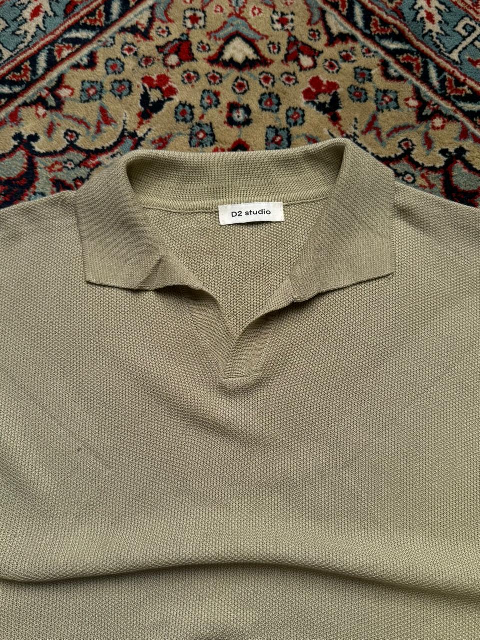 D2 Studio Korea Beige Knit V-Neck Pullover Tee