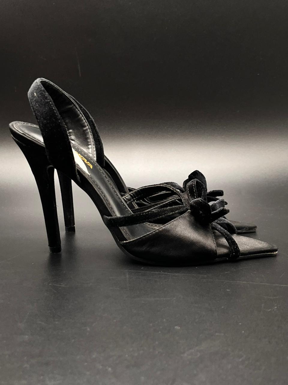 Fashion Nova Butterfly-17 Black Velvet Bow Stiletto Pointed Heels