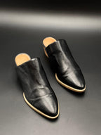 Universal Thread Black Pointed Toe Mules