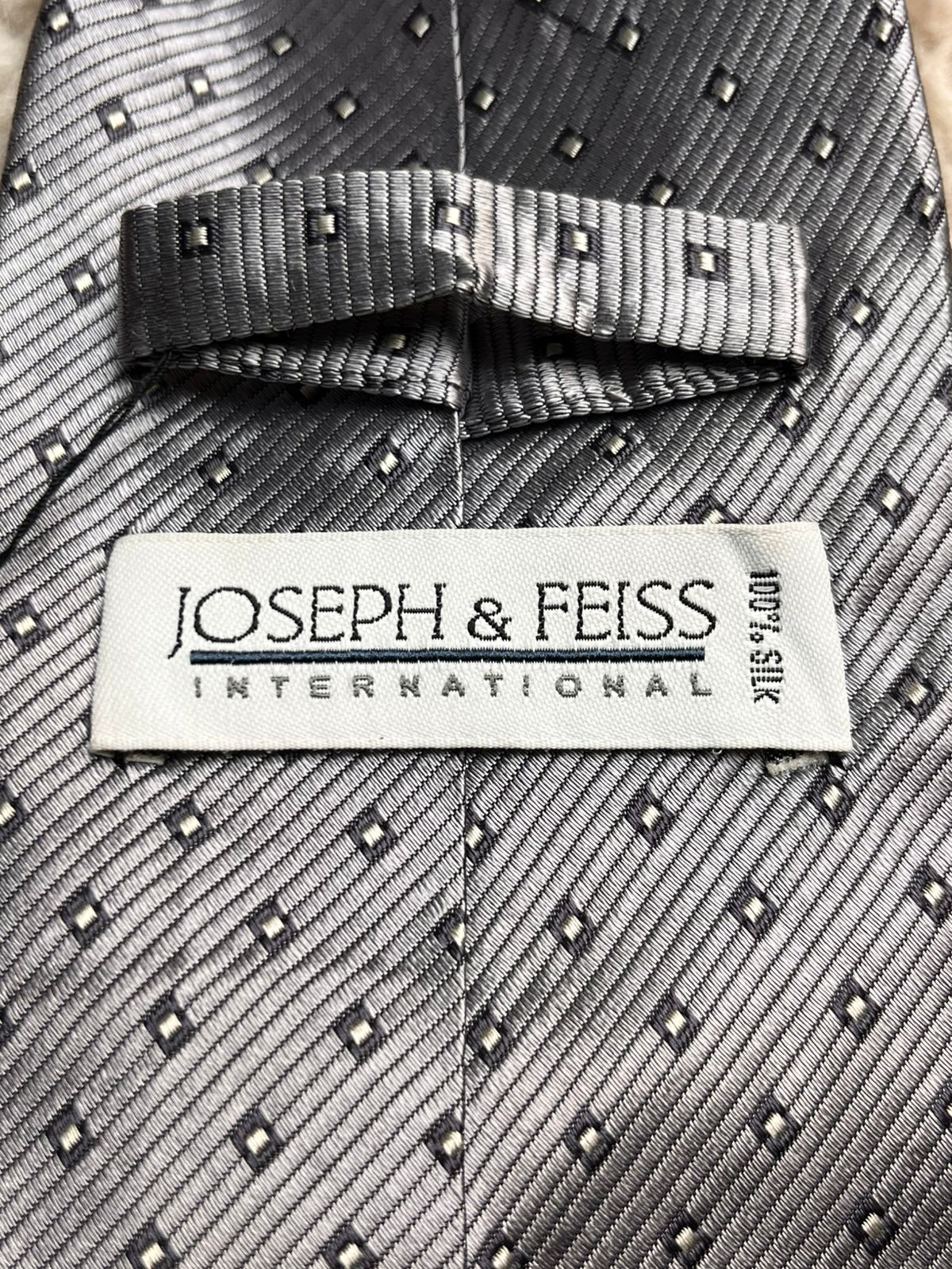Joseph & Feiss International  Geometric Squares Pattern TIE