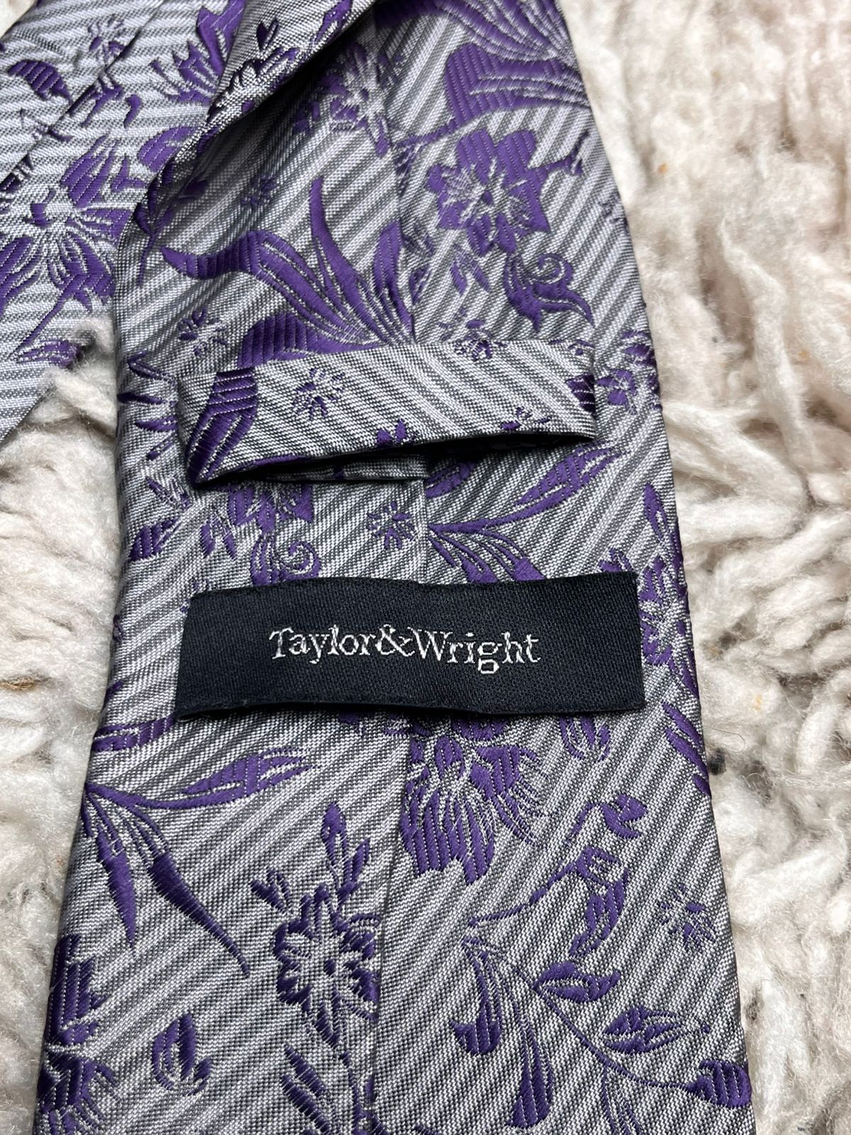 Taylor & Wright Silver & Purple Floral Pattern Formal Neck Tie