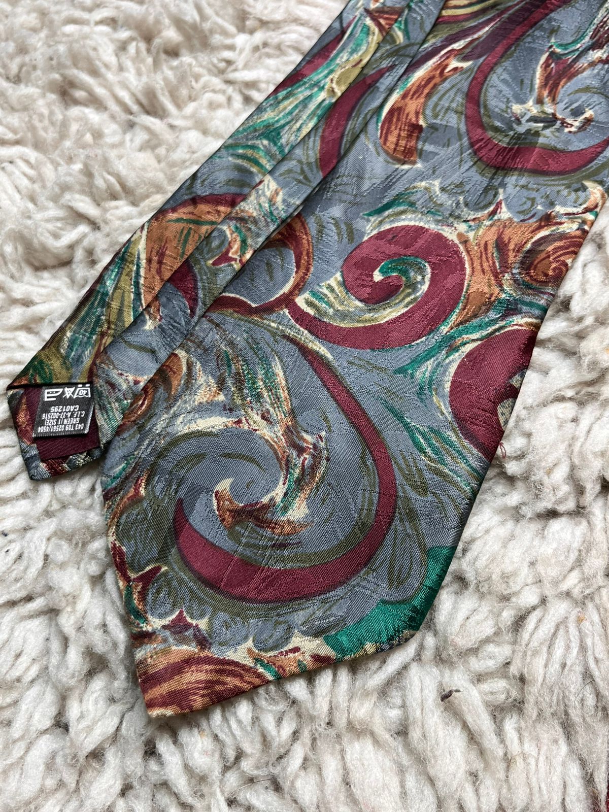 St Michael Marks & Spencer Vtg Grey Red Green Abstract Swirl TIE