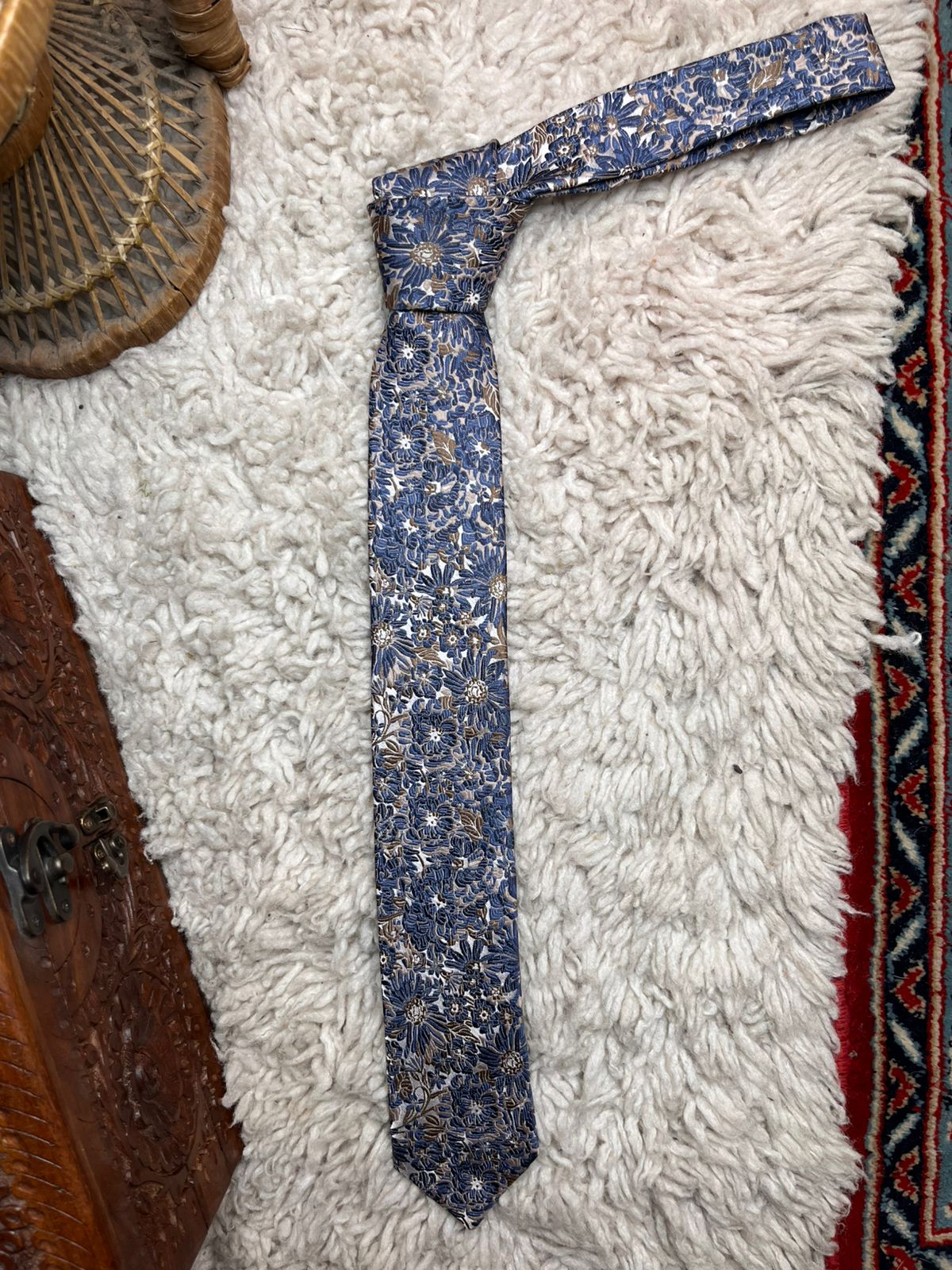 Zazzi Blue Gold Floral Daisy Pattern TIE