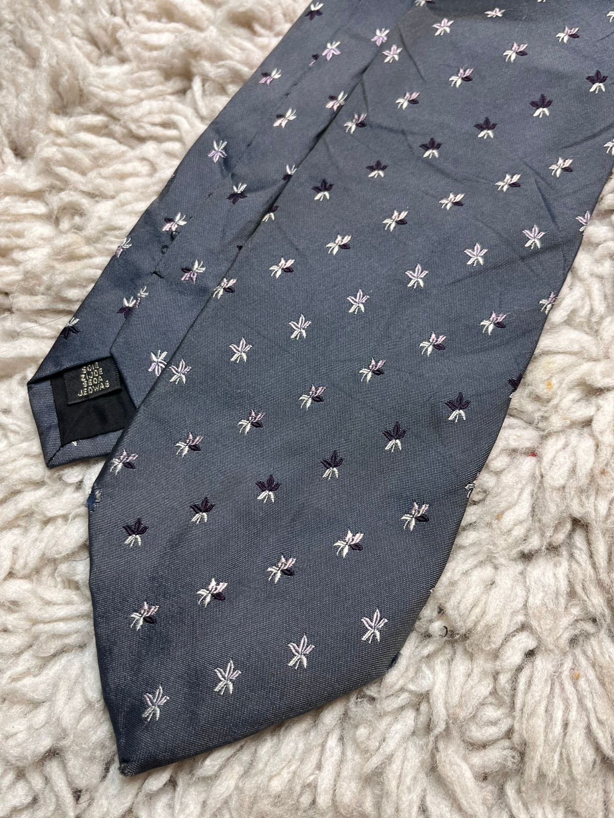 Eterna Excellent Dark Gray Silk Embroidered Floral Star Pattern Tie
