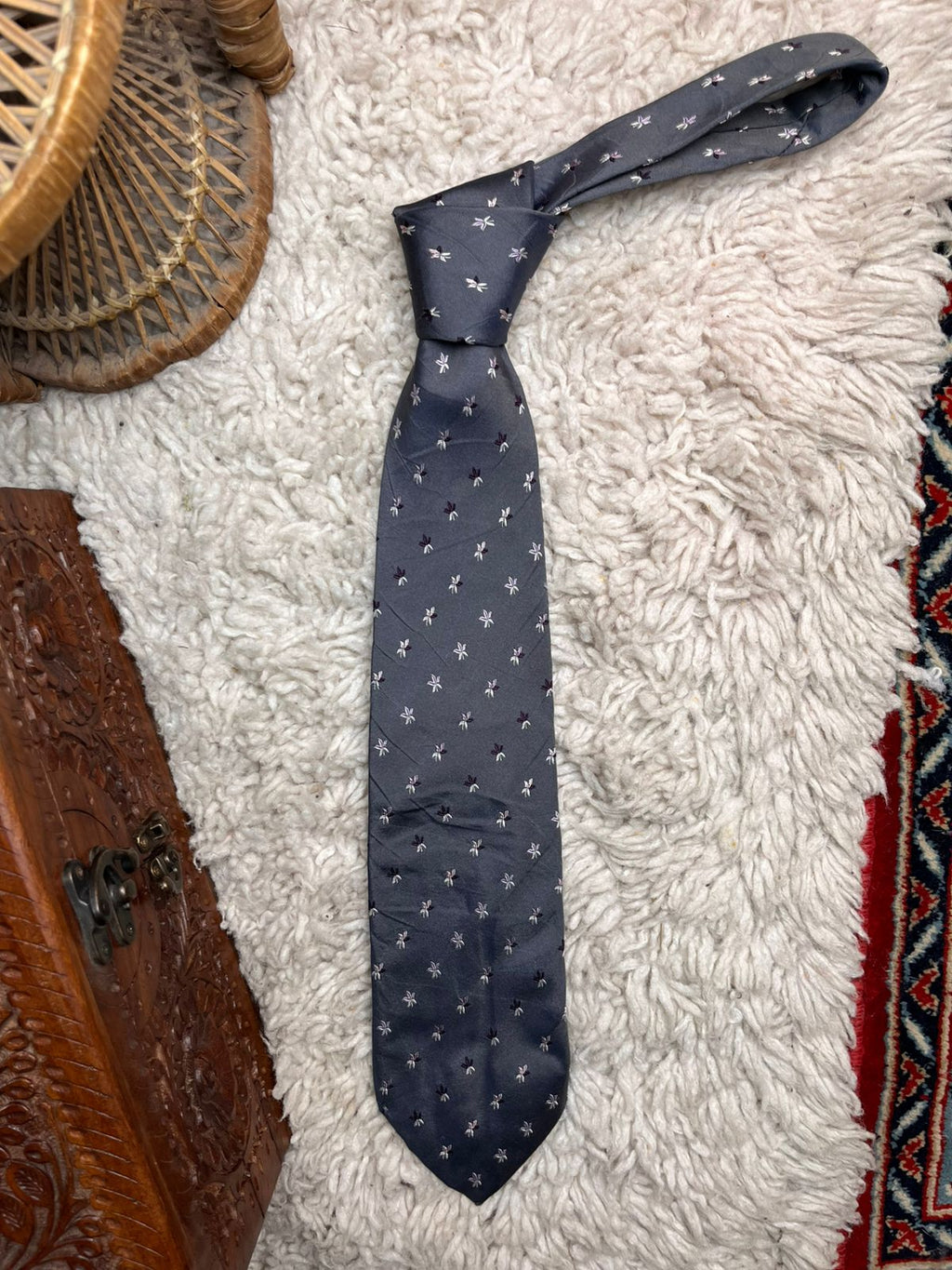 Eterna Excellent Dark Gray Silk Embroidered Floral Star Pattern Tie