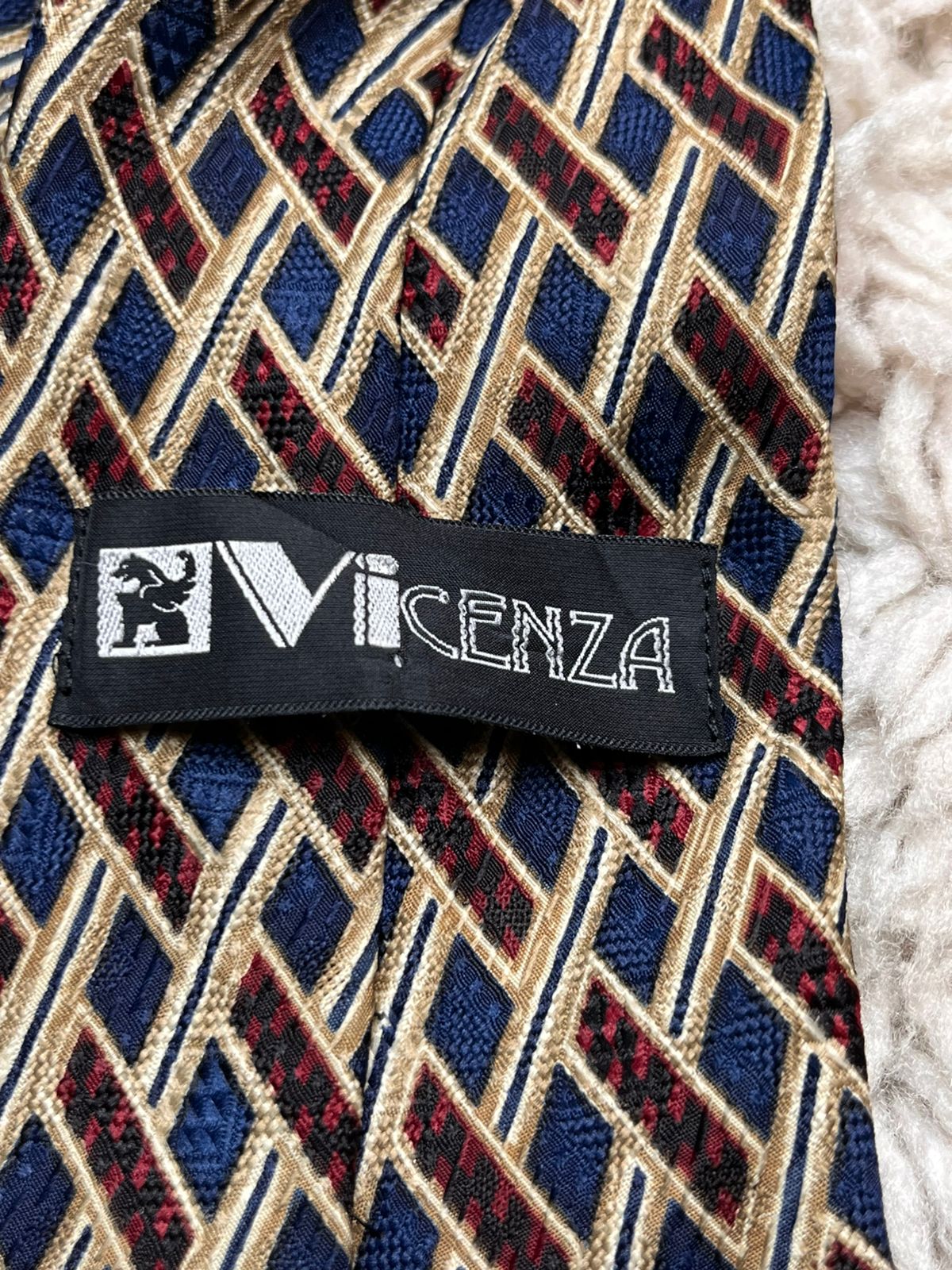 Vicenza Lattice Geometric Diamond Pattern TIE