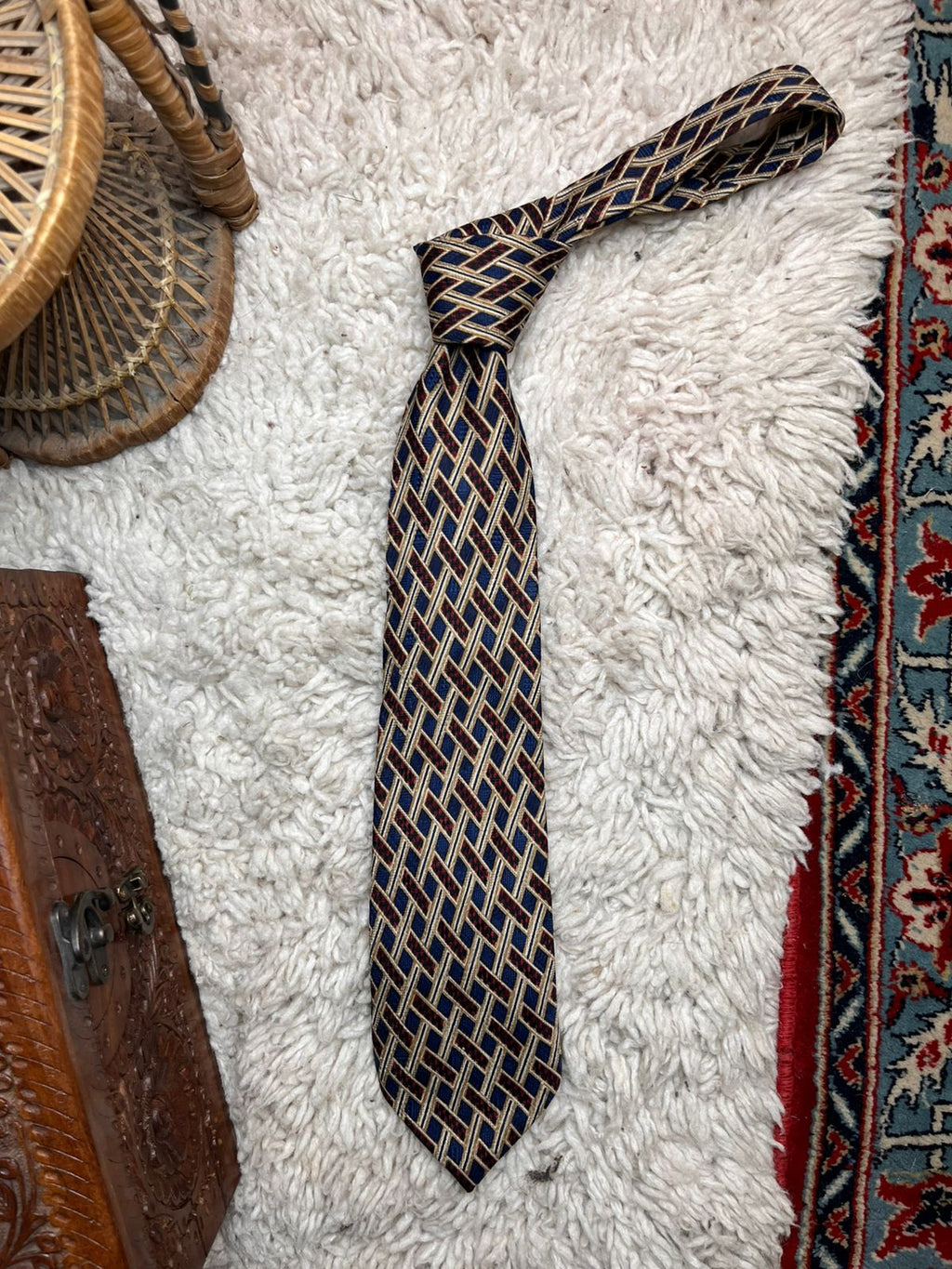 Vicenza Lattice Geometric Diamond Pattern TIE