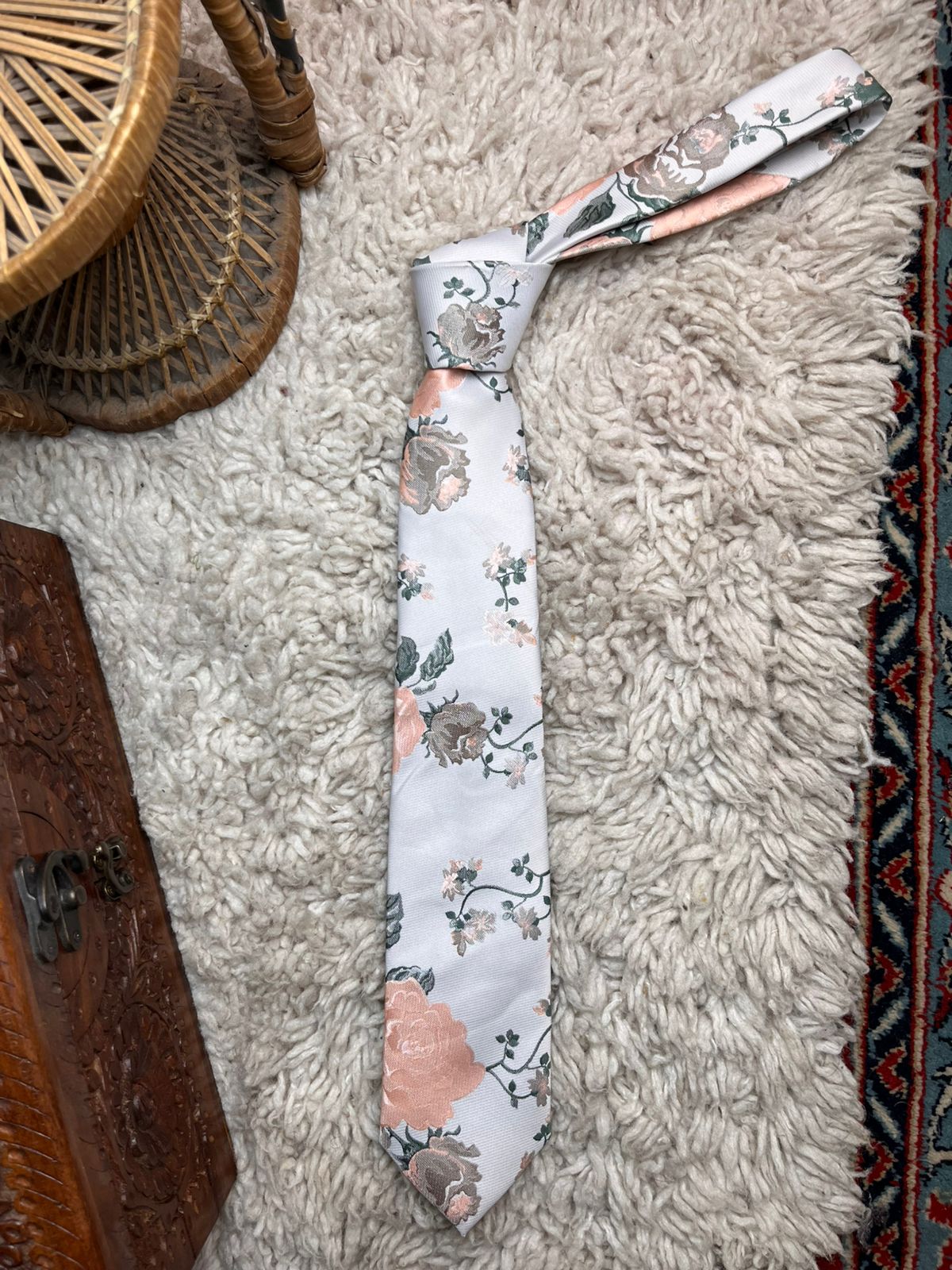 L.A. SMITH Silver White Peach Floral Rose TIE