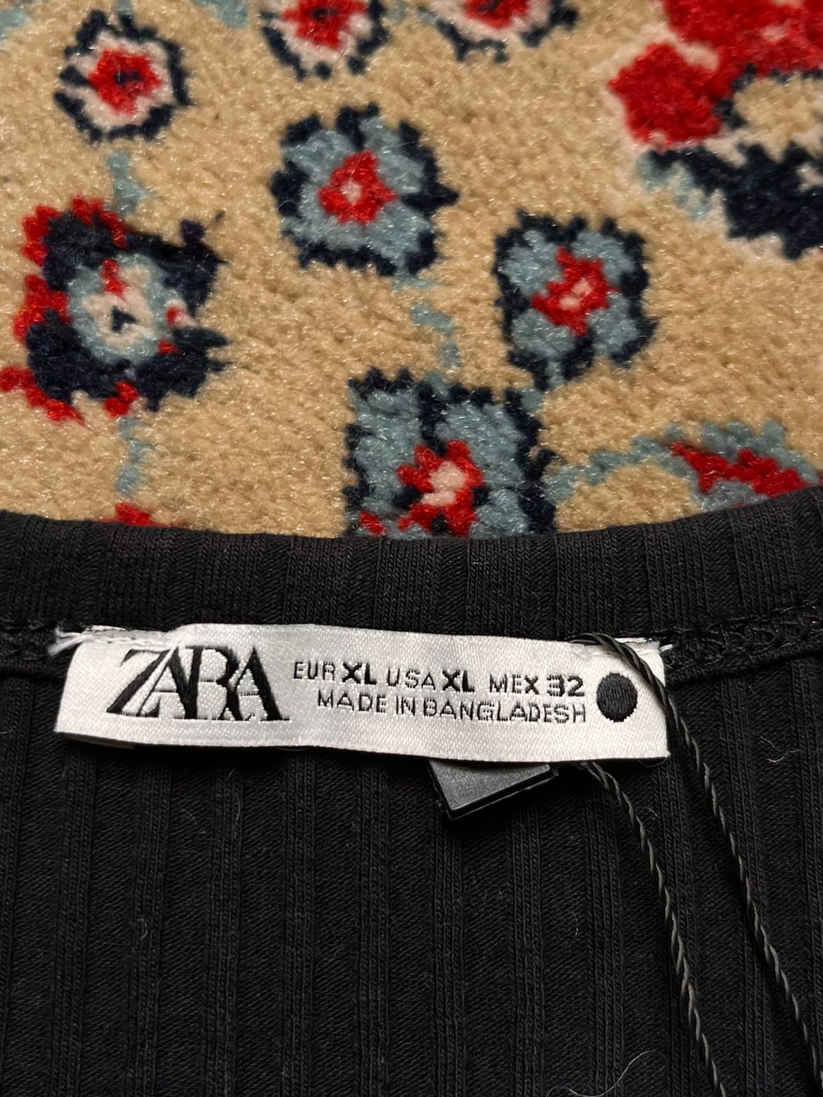 ZARA Ribbed Scoop Neck Solid Black Tank Top