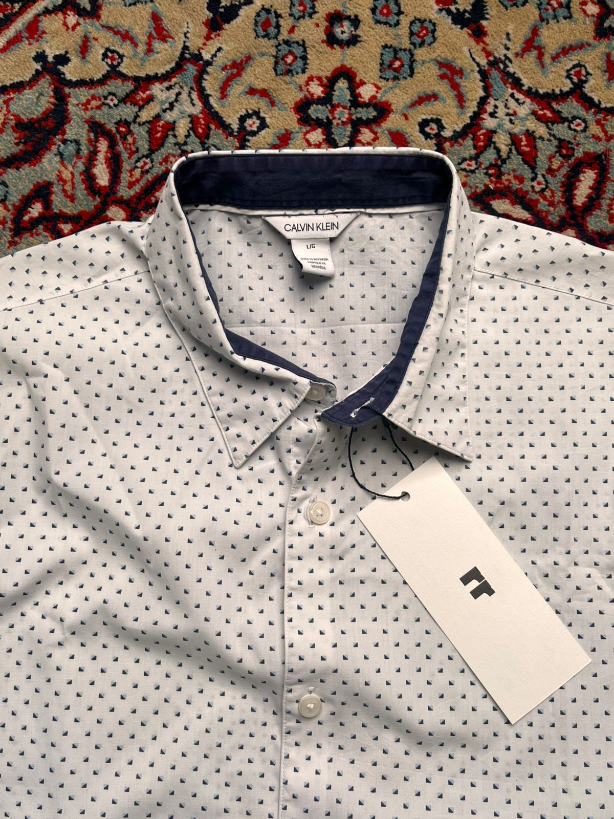 CALVIN KLEIN Geometric Triangle Print Button Down Shirt