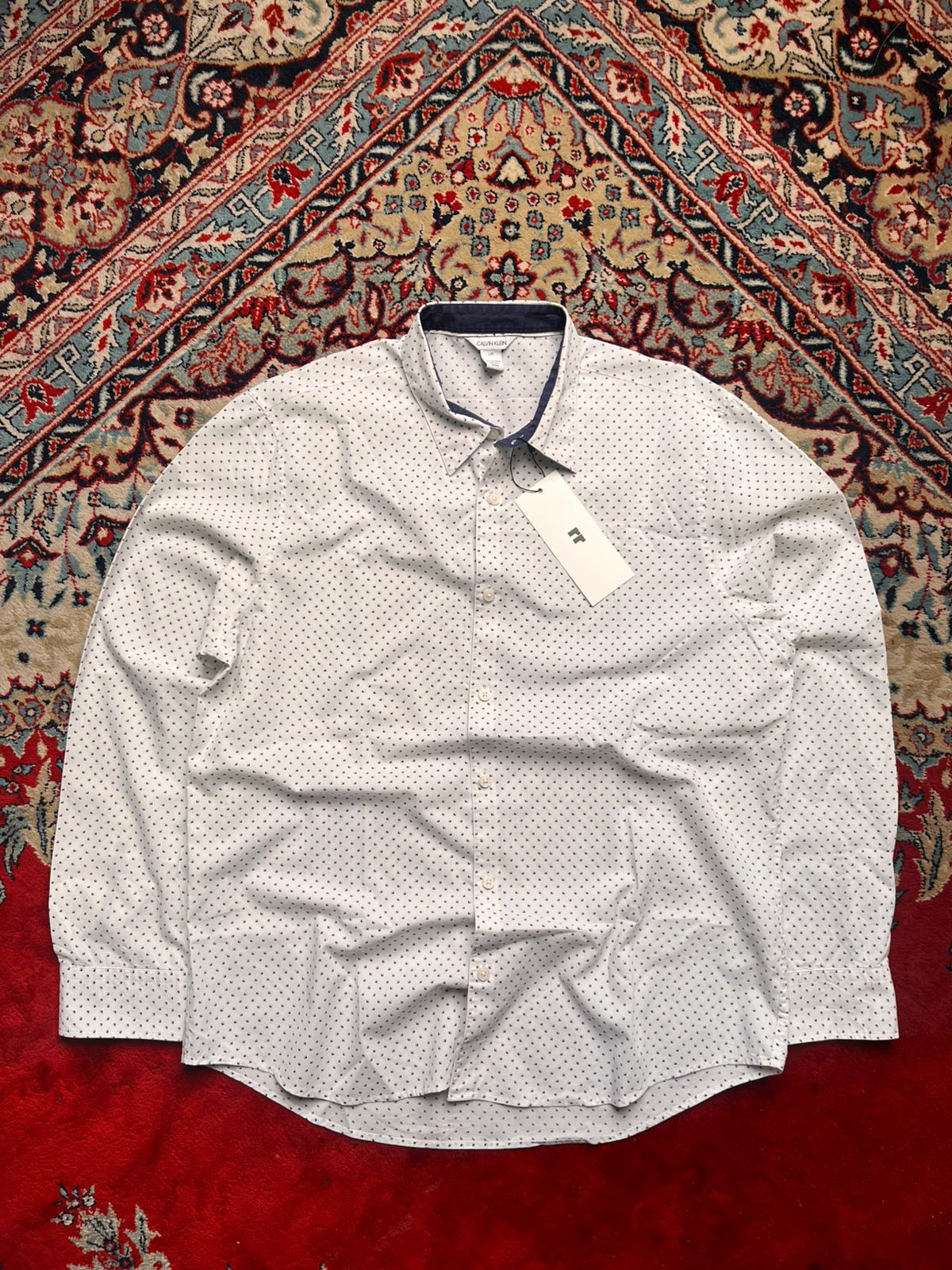 CALVIN KLEIN Geometric Triangle Print Button Down Shirt