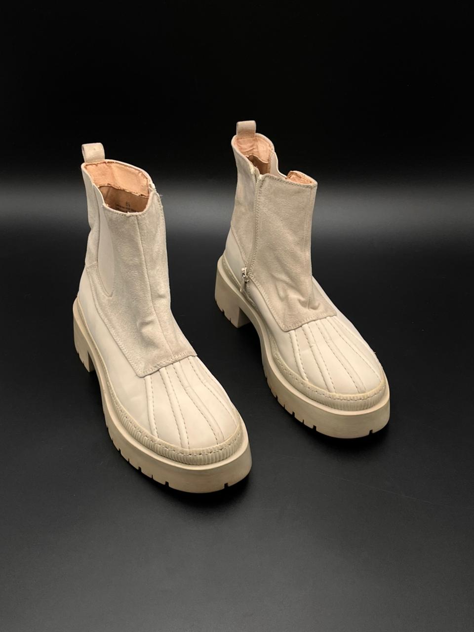 Cream Off-White Suede & Rubber Lug Sole Chelsea Boots