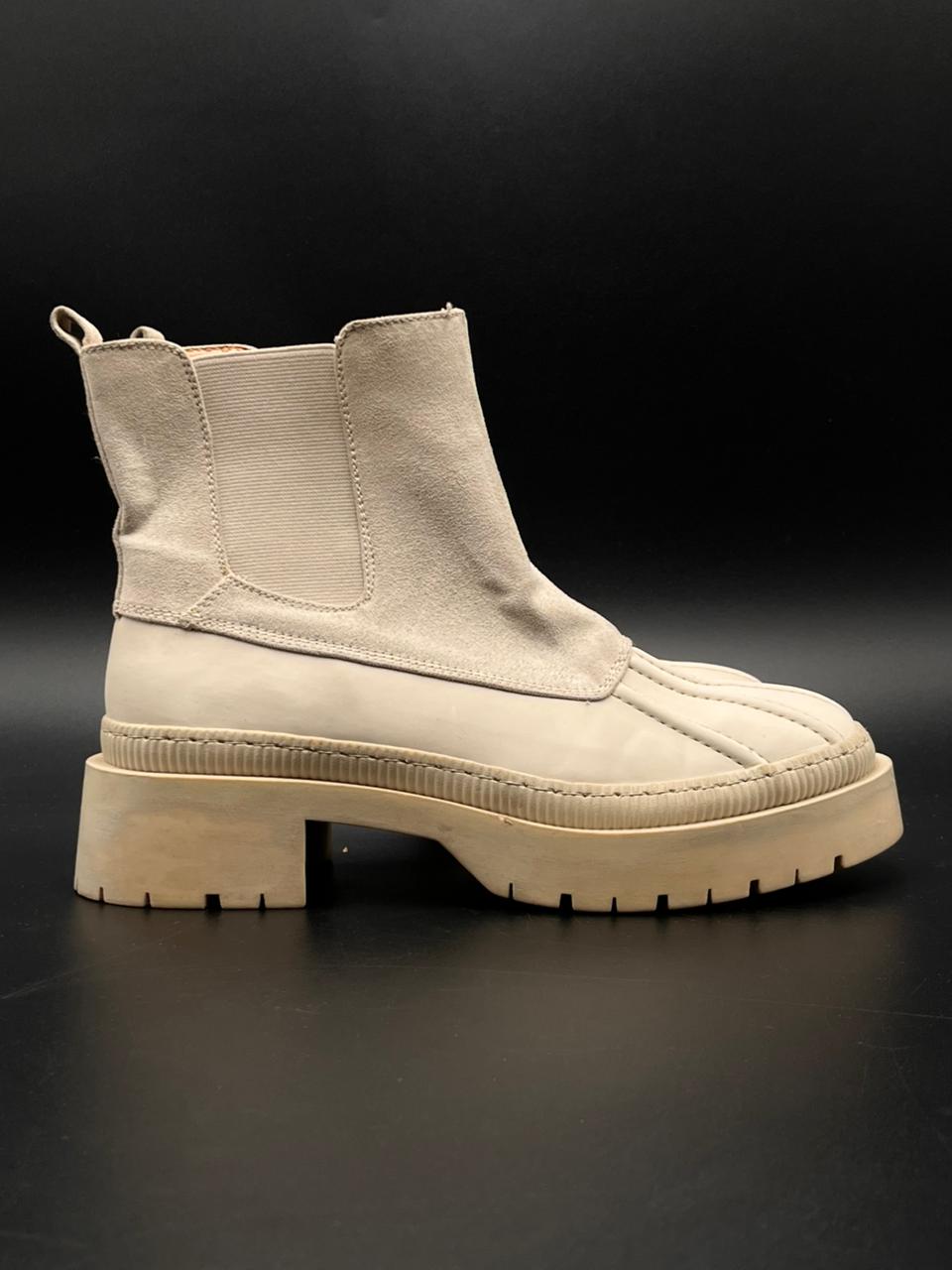 Cream Off-White Suede & Rubber Lug Sole Chelsea Boots