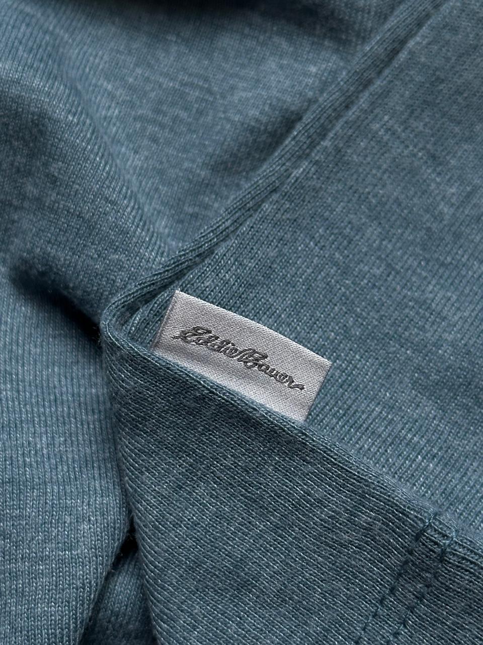 EDDIE BAUER FITTED V NECK TEE