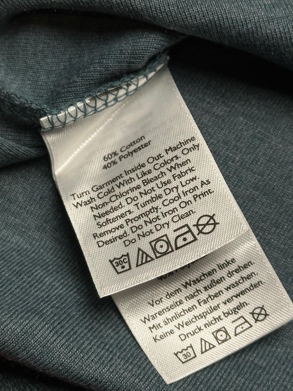 EDDIE BAUER FITTED V NECK TEE