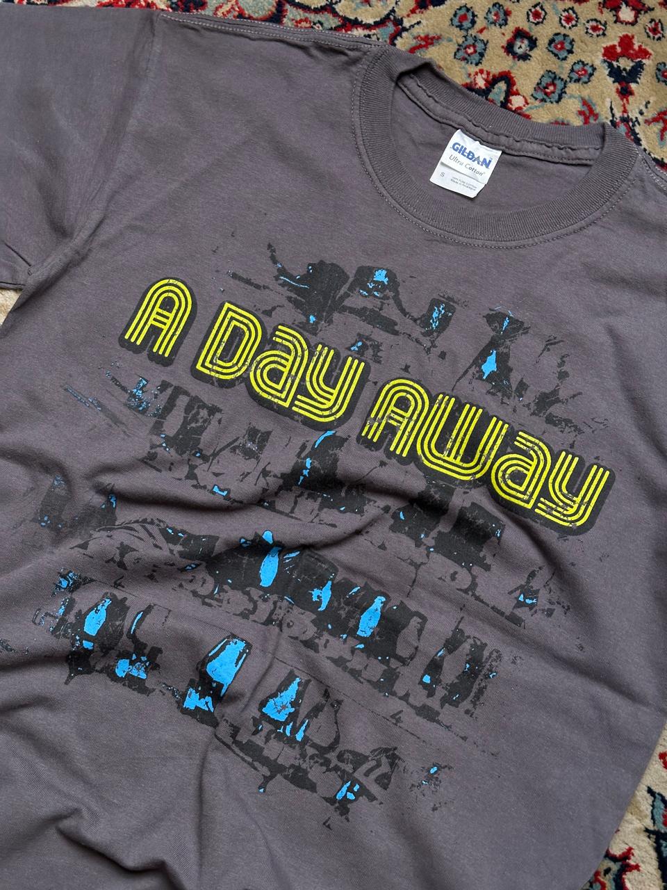 VINTAGE GILDAN PRINTED TEE