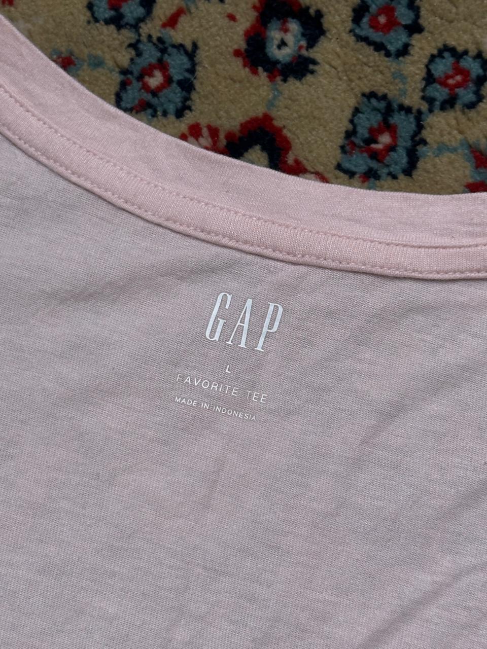 GAP BABY PINK V-NECK SLIM FIT Women TEE - L