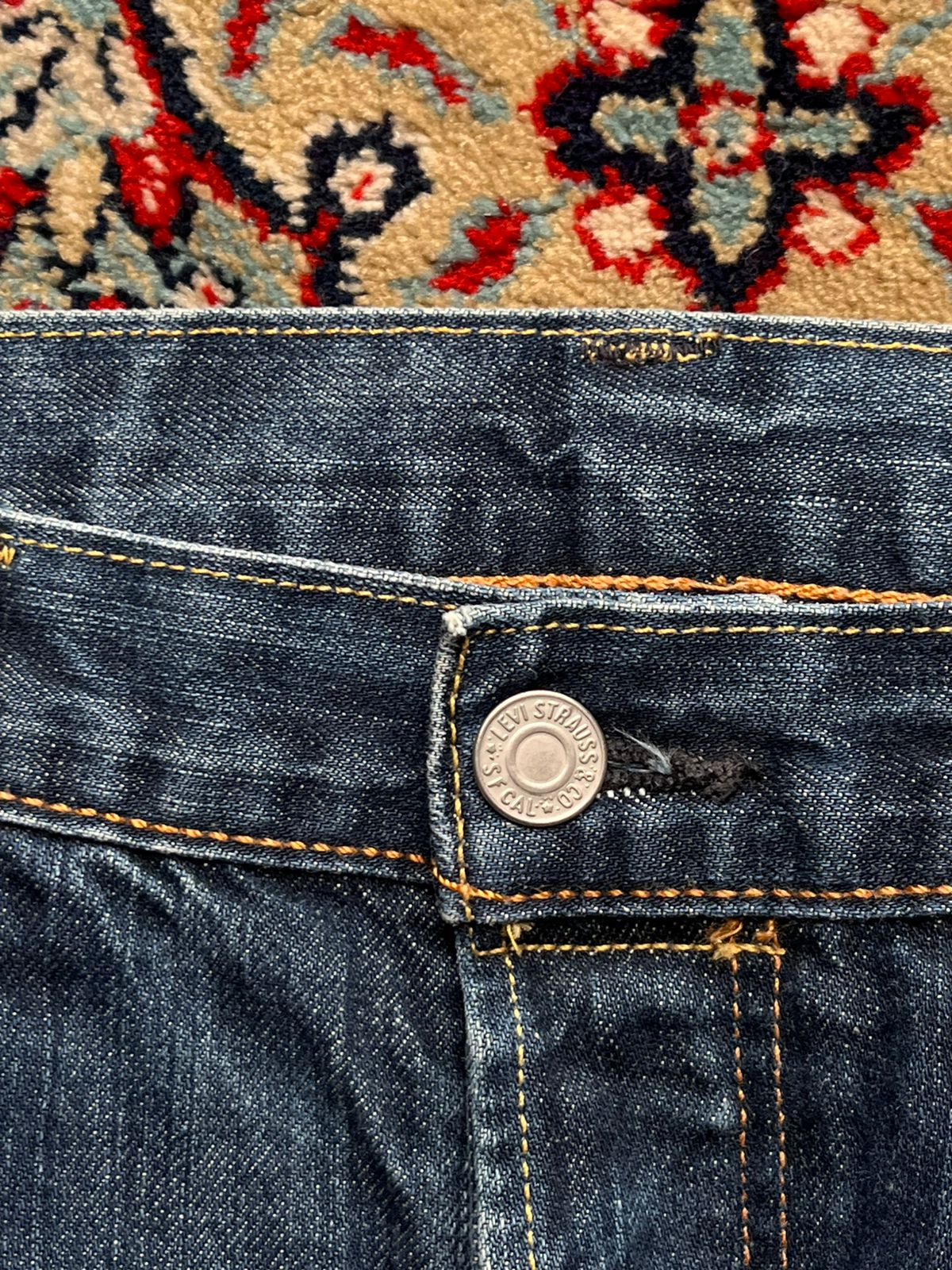 LEVIS 501 ORIGINAL STRAIGHT FIT DARK WASH DENIM JEANS - 34