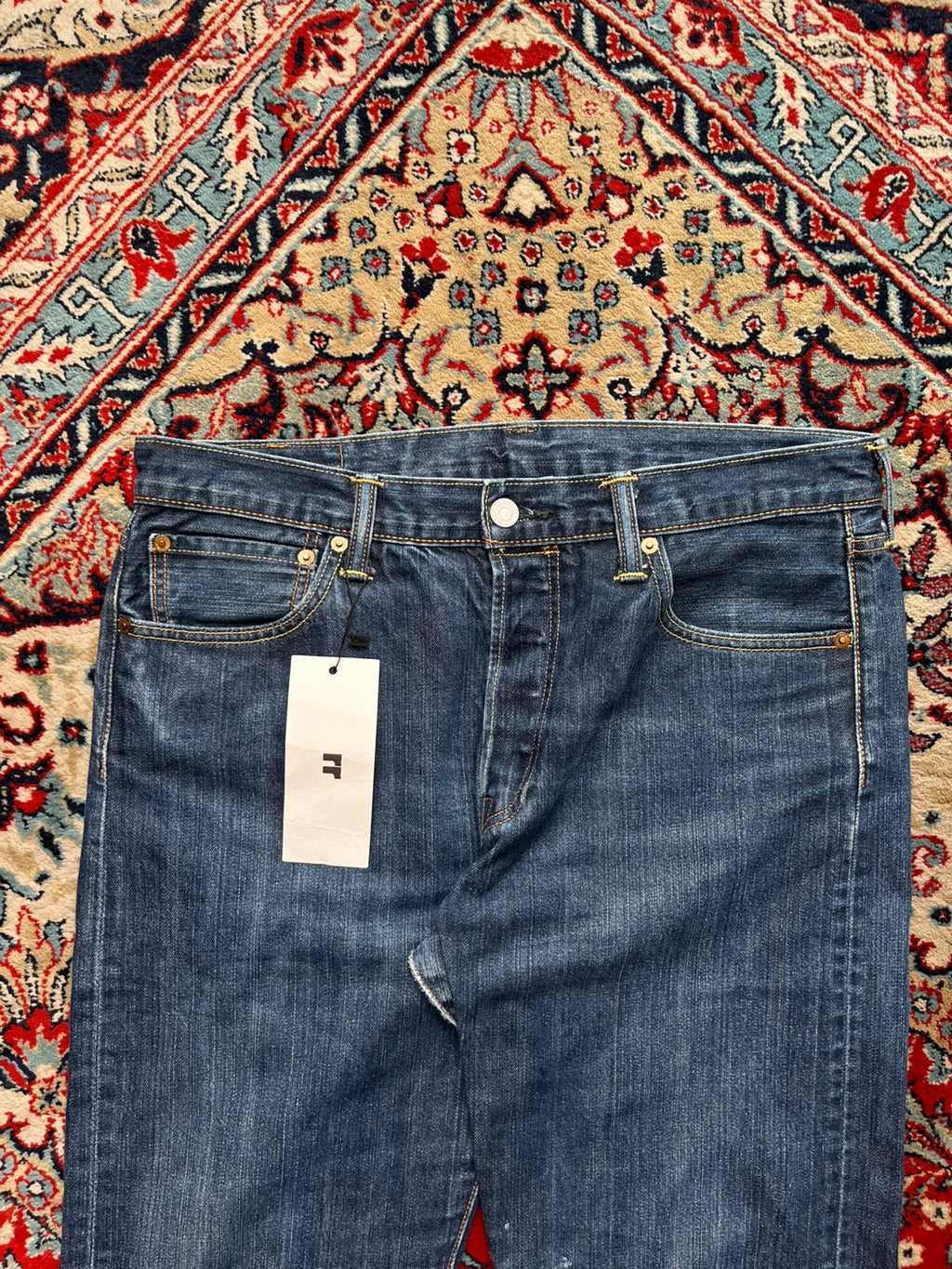 LEVIS 501 ORIGINAL STRAIGHT FIT DARK WASH DENIM JEANS - 34