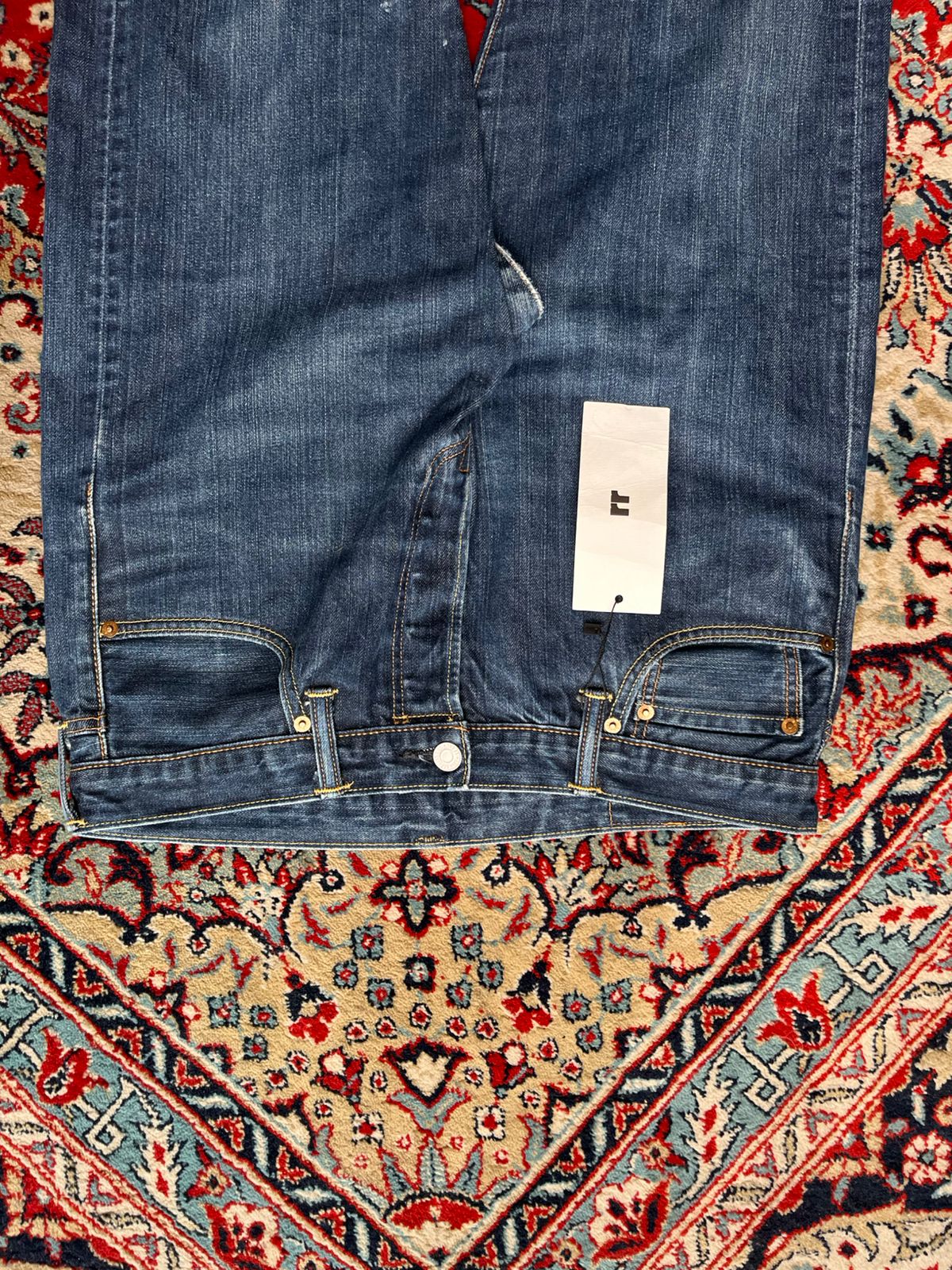 LEVIS 501 ORIGINAL STRAIGHT FIT DARK WASH DENIM JEANS - 34